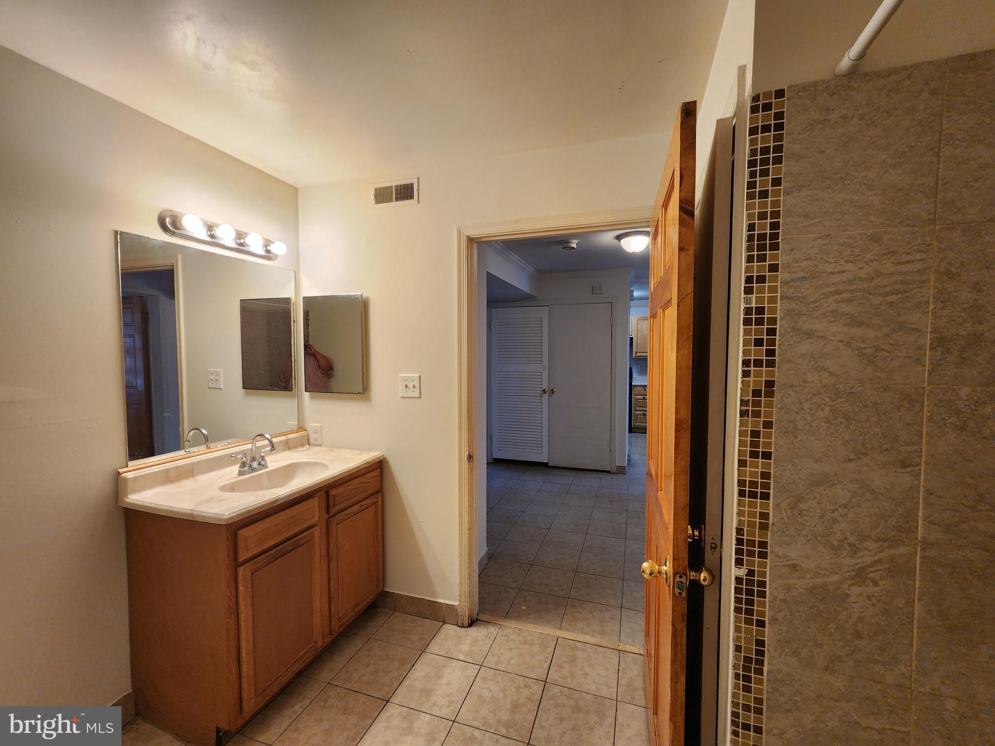 SANDTOWN-WINCHESTER - Residential
