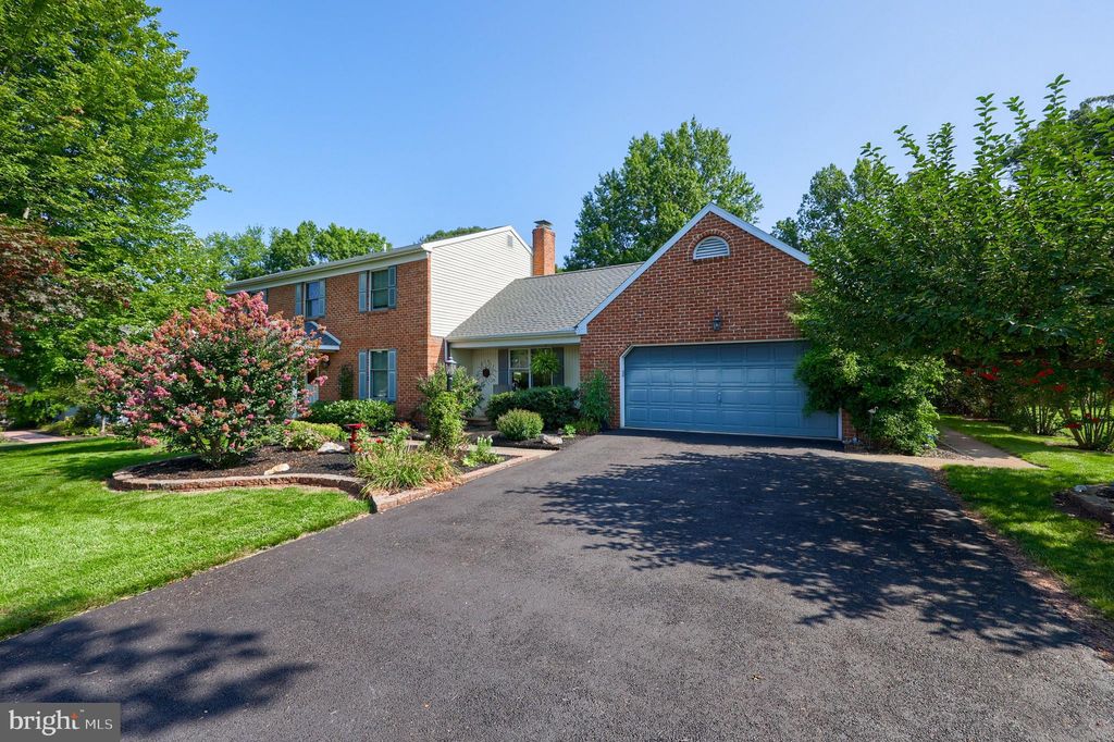 Photo of 1300 Garrison Drive, YORK, PA 17404 (MLS # PAYK2090664)