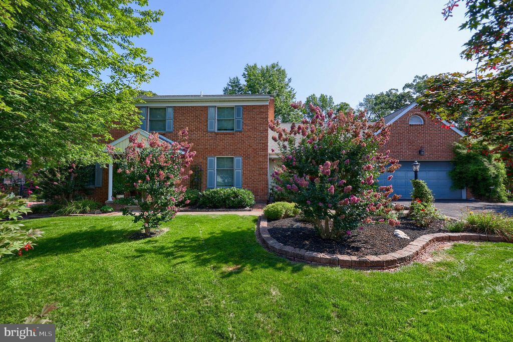 Photo of 1300 Garrison Drive, YORK, PA 17404 (MLS # PAYK2090664)