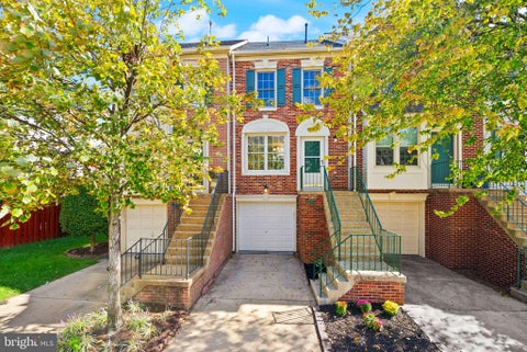 Townhouse For Sale - 3005 Heritage Springs Court<br/> ALEXANDRIA, VA 22306