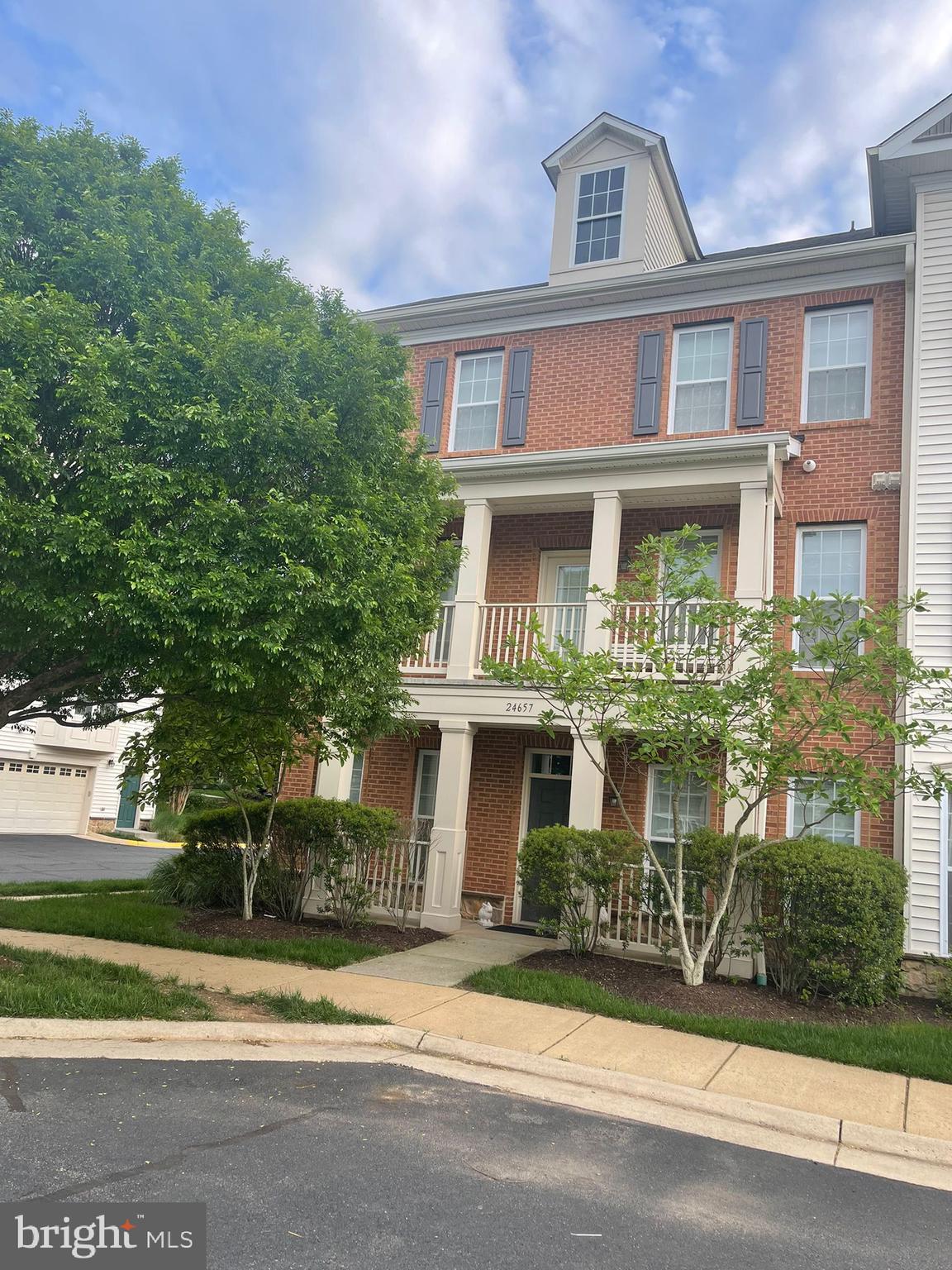 STONE SPRINGS CONDOMINIUMS - Residential