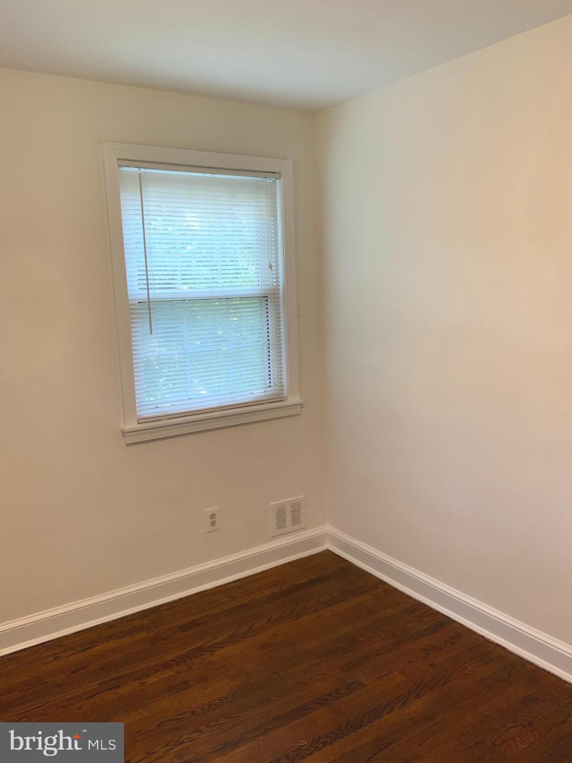 PARKWOOD - Residential Lease