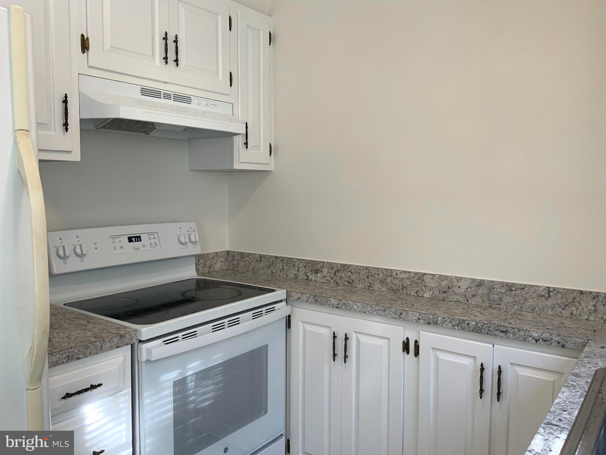 PARKWOOD - Residential Lease