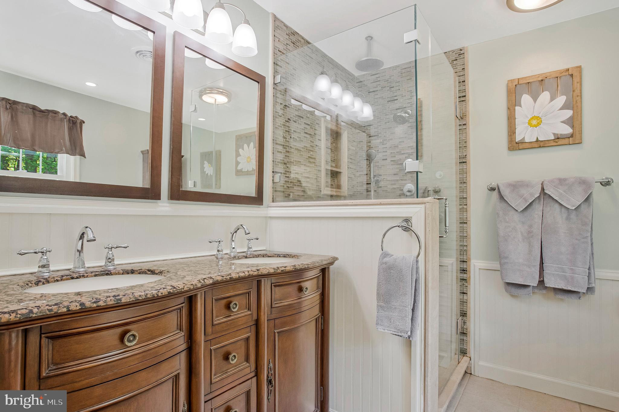 VALLEY LEE - Residential