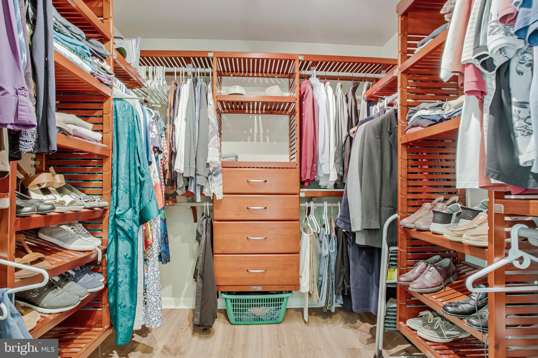 VALLEY LEE - Residential