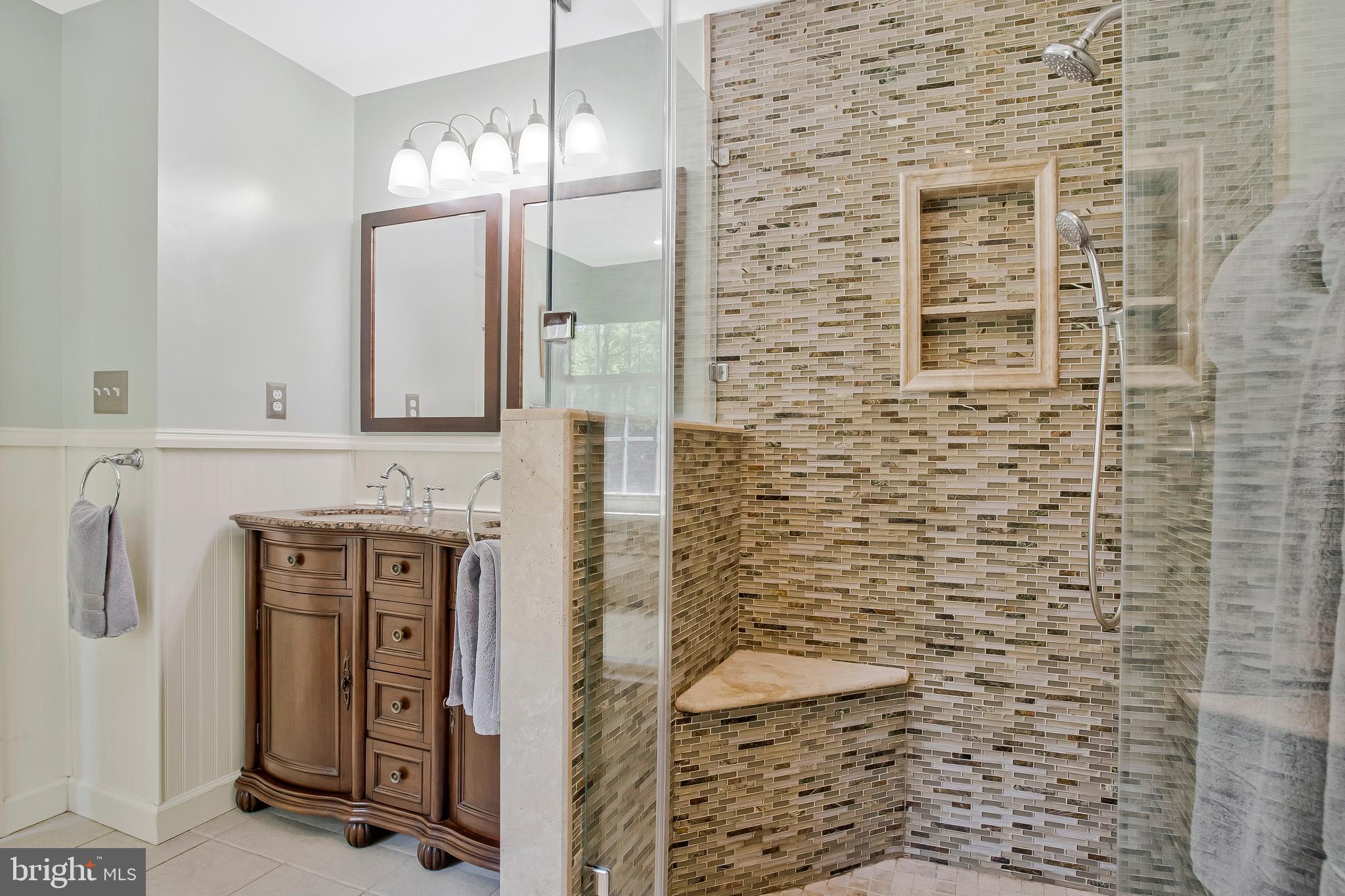 VALLEY LEE - Residential