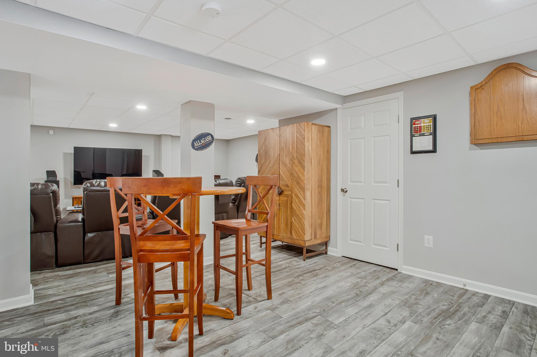 VALLEY LEE - Residential