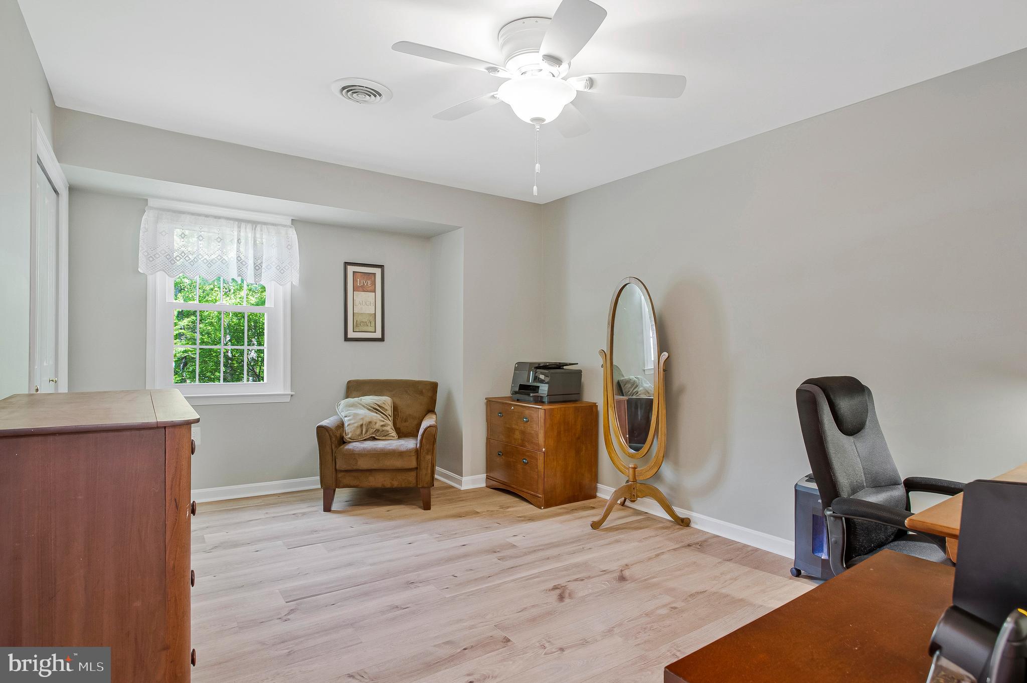 VALLEY LEE - Residential