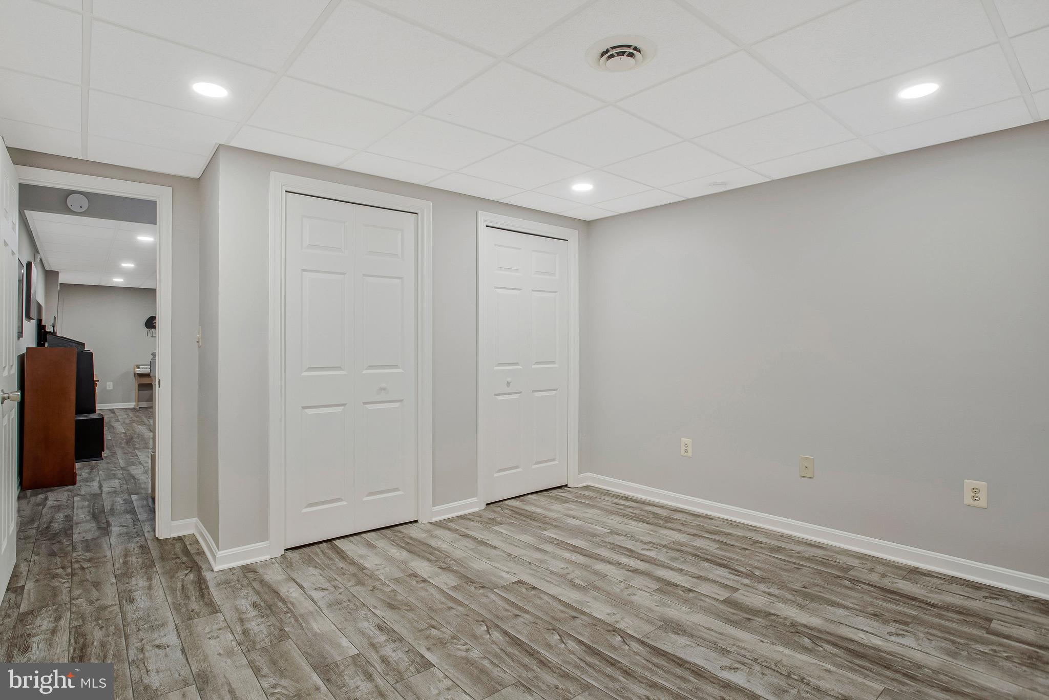 VALLEY LEE - Residential