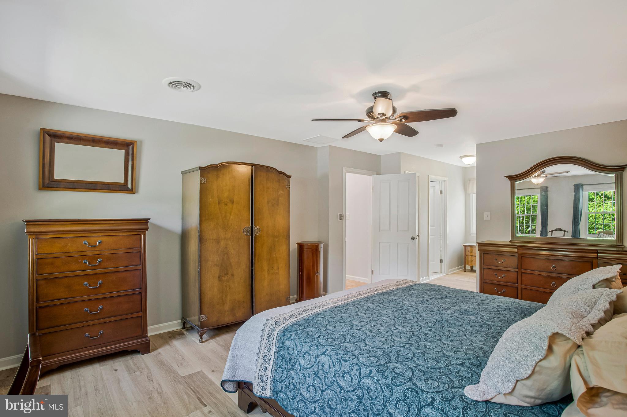 VALLEY LEE - Residential