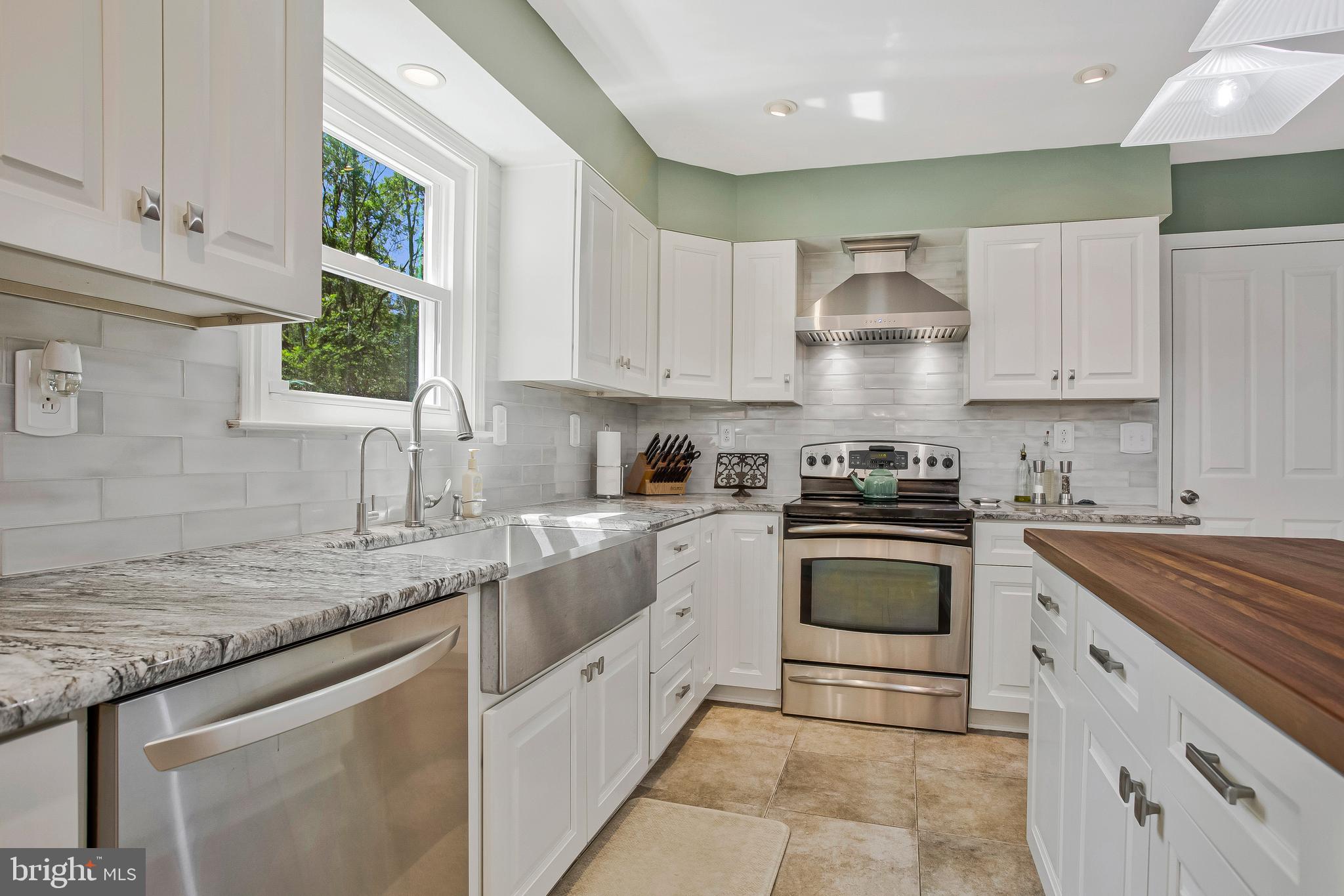 VALLEY LEE - Residential