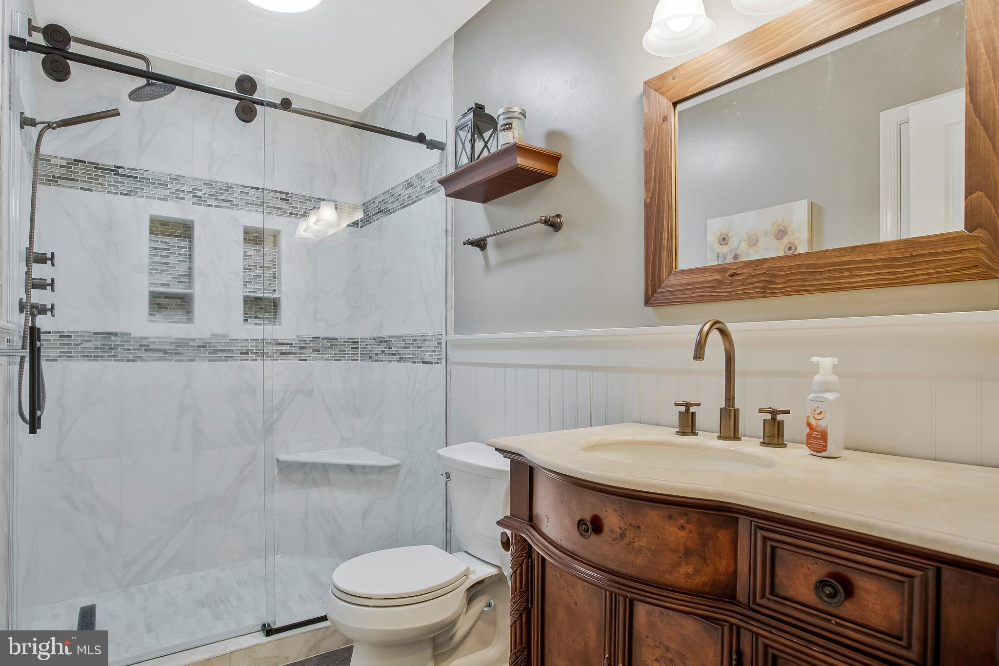 VALLEY LEE - Residential