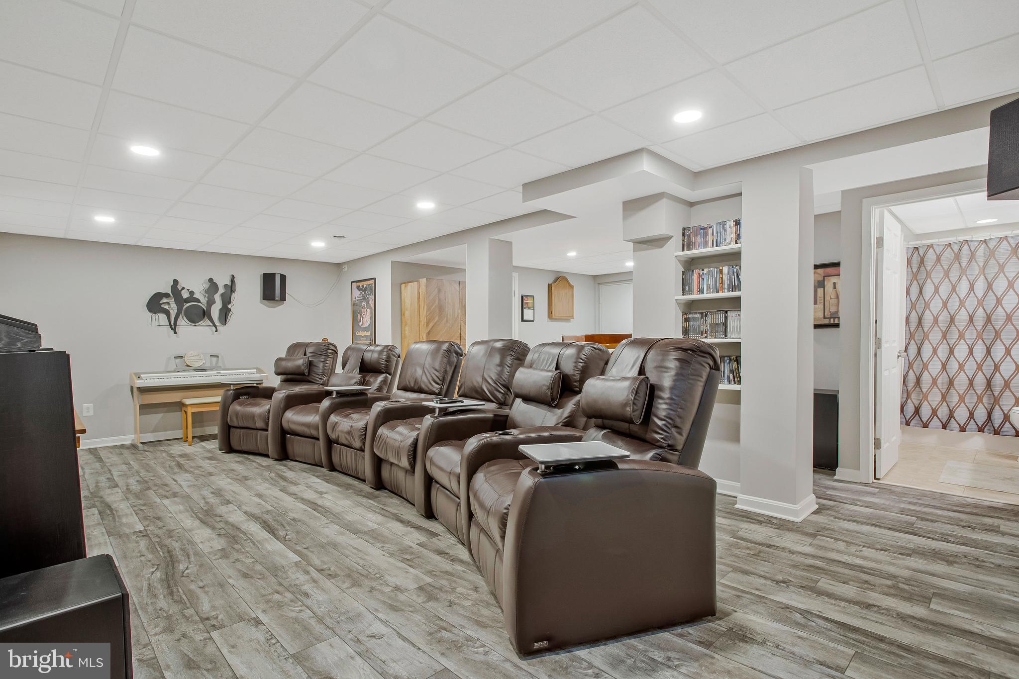 VALLEY LEE - Residential