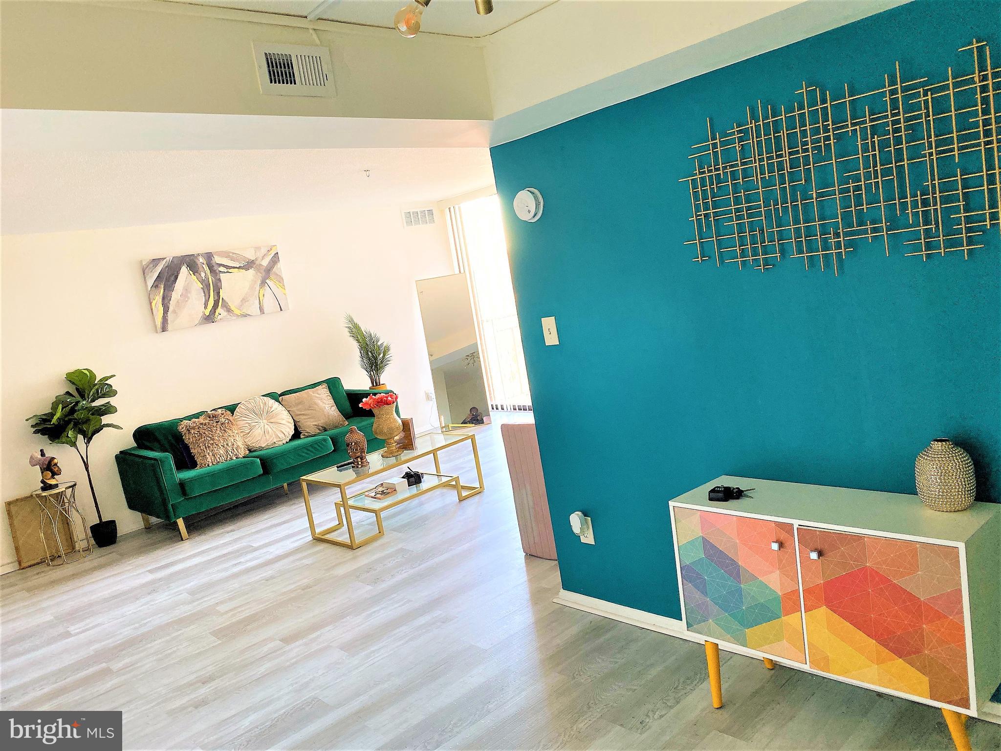 PRESIDENTIAL TOWERS - Residential