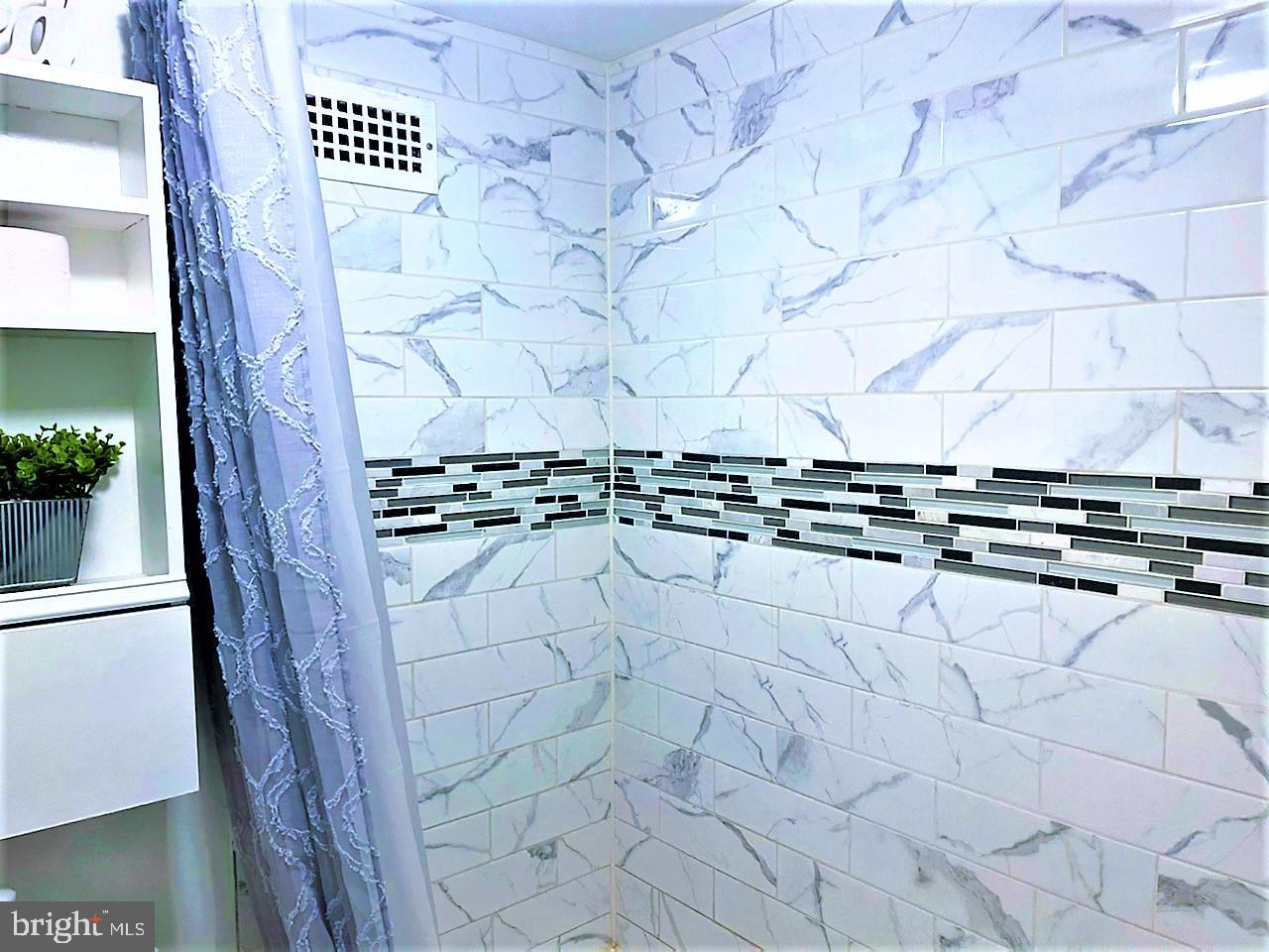 PRESIDENTIAL TOWERS - Residential