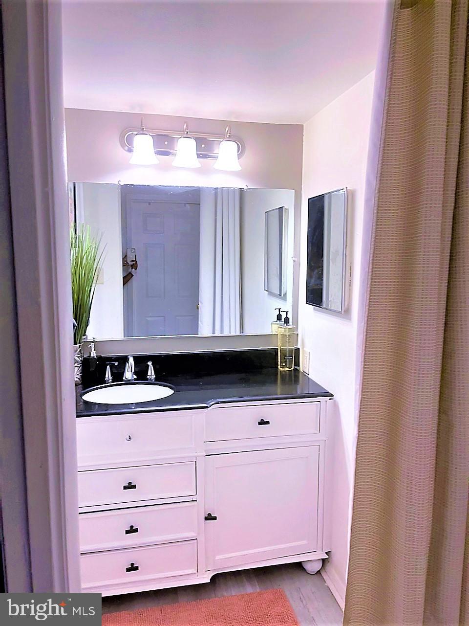 PRESIDENTIAL TOWERS - Residential