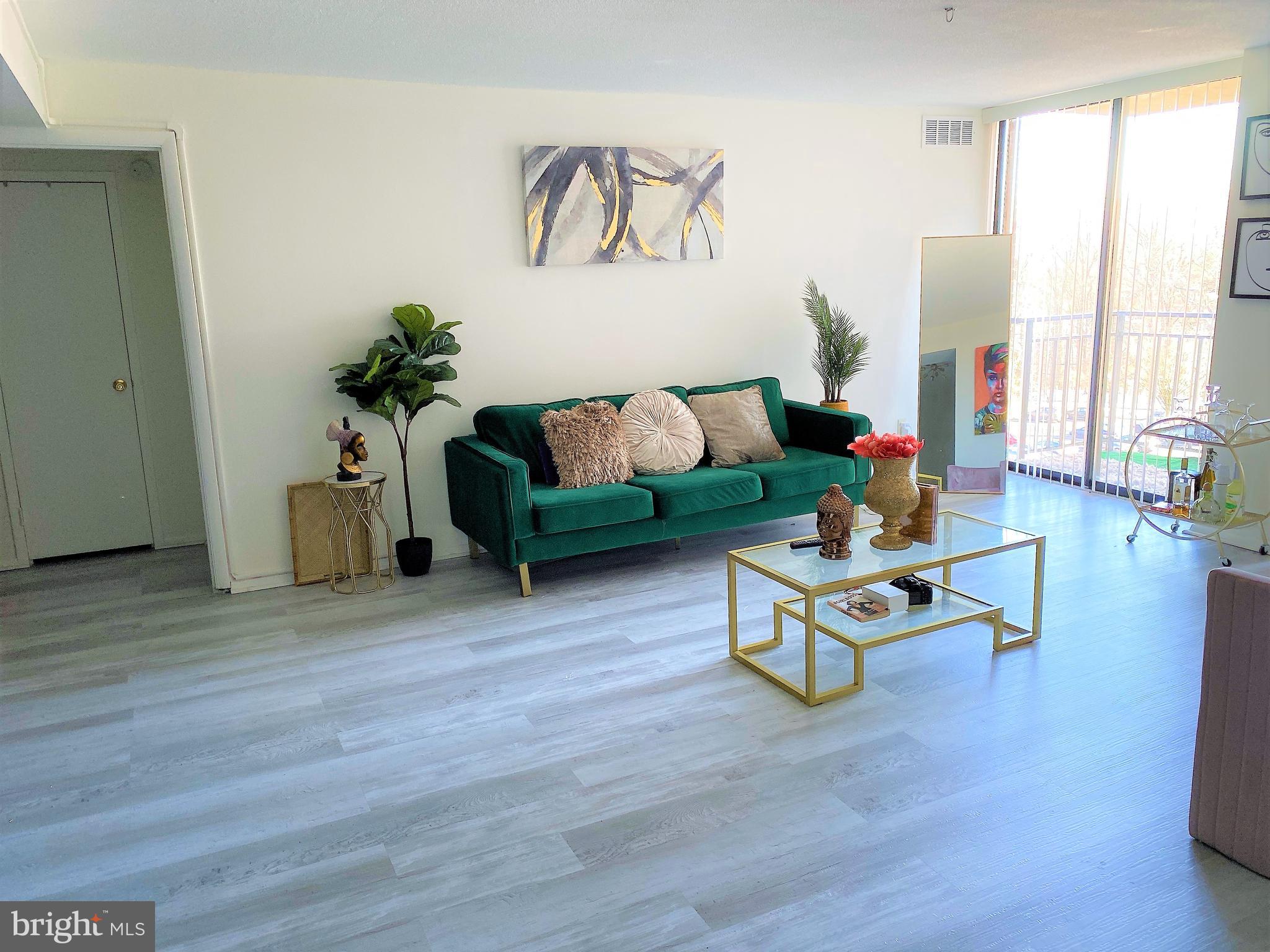 PRESIDENTIAL TOWERS - Residential