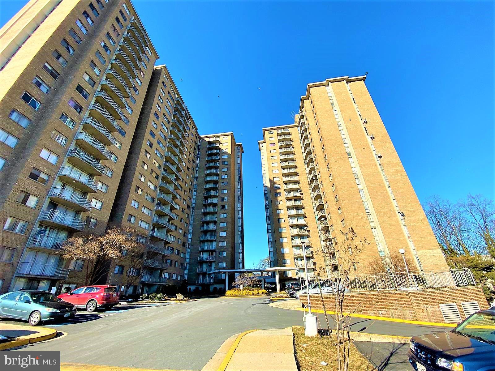 PRESIDENTIAL TOWERS - Residential