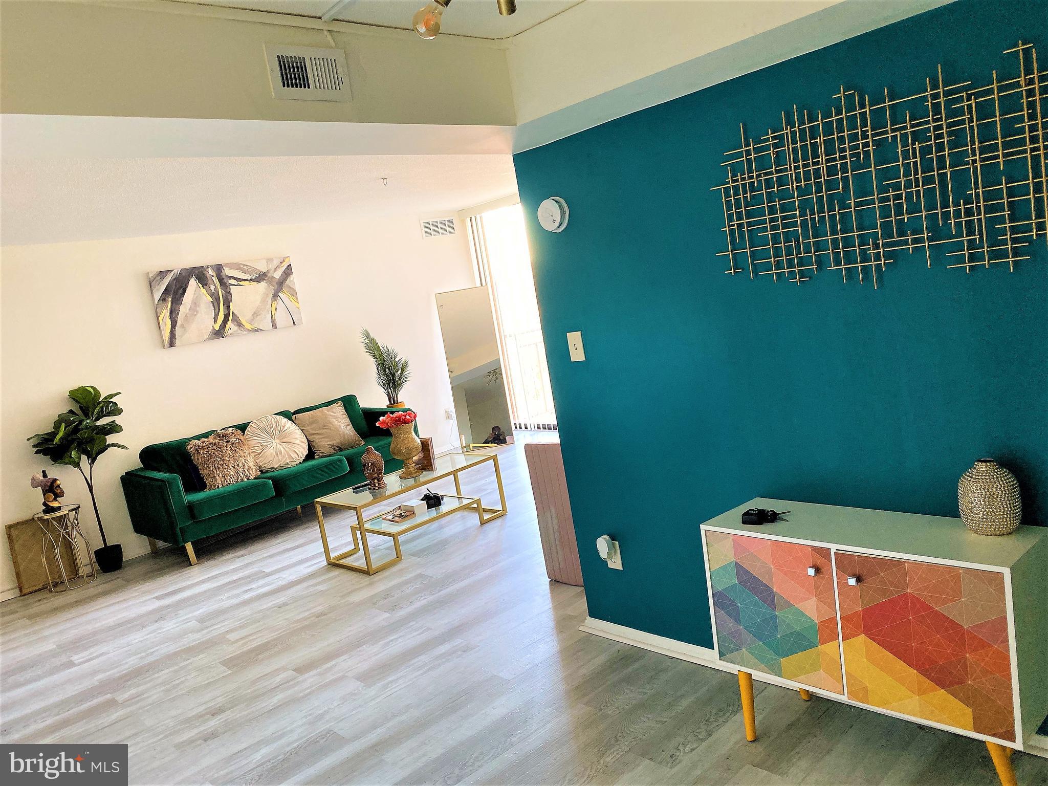 PRESIDENTIAL TOWERS - Residential