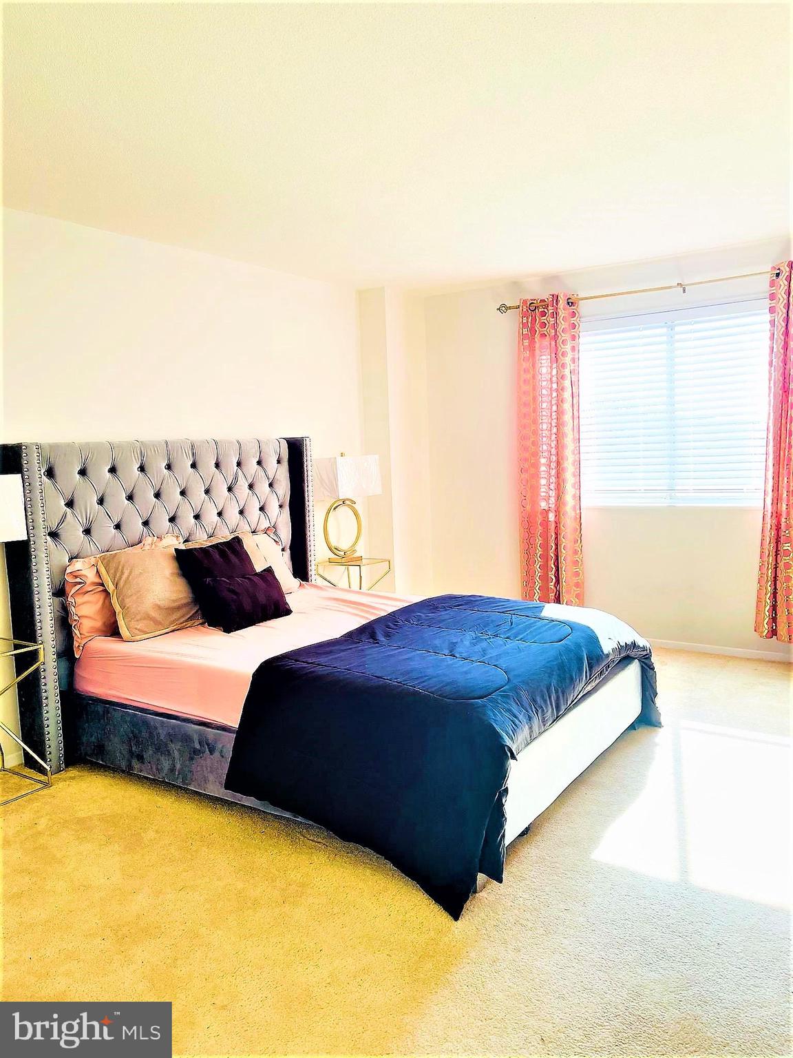 PRESIDENTIAL TOWERS - Residential