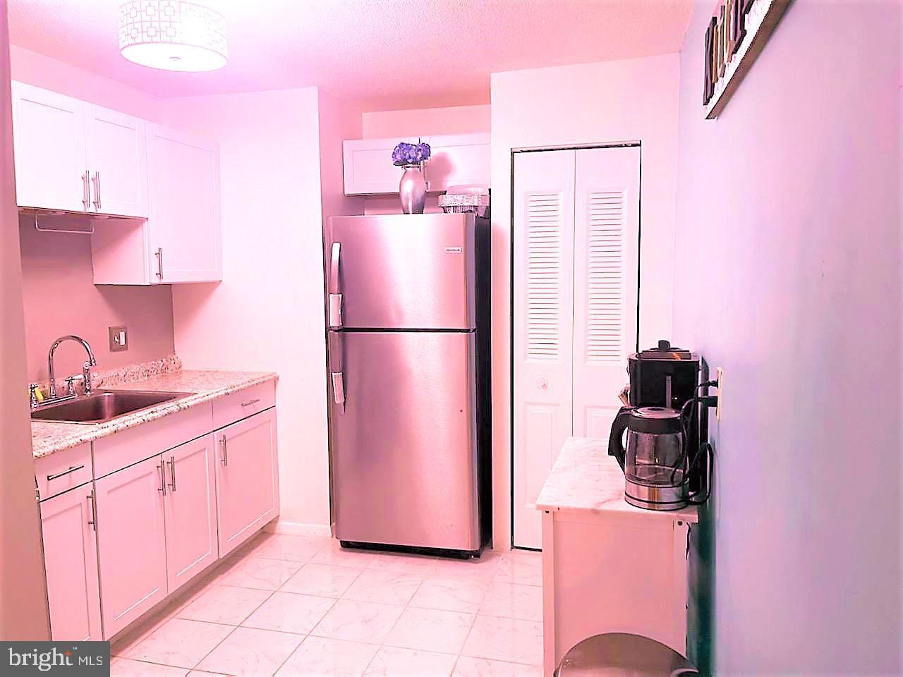 PRESIDENTIAL TOWERS - Residential