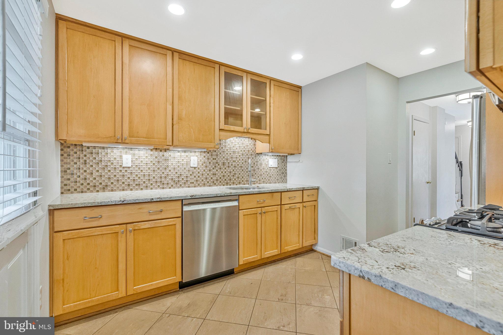 1533 CANDLEWICK COURT
