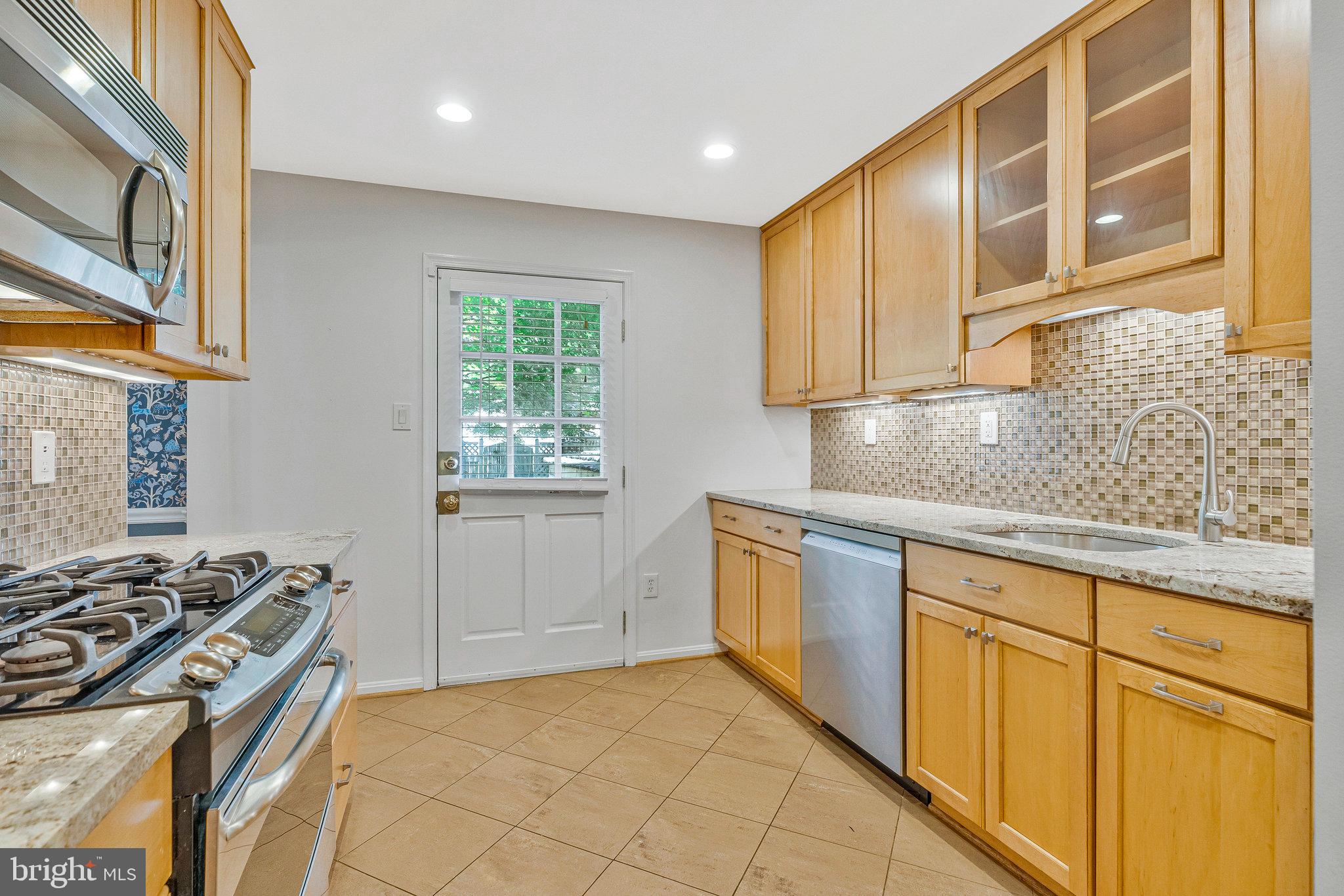 1533 CANDLEWICK COURT