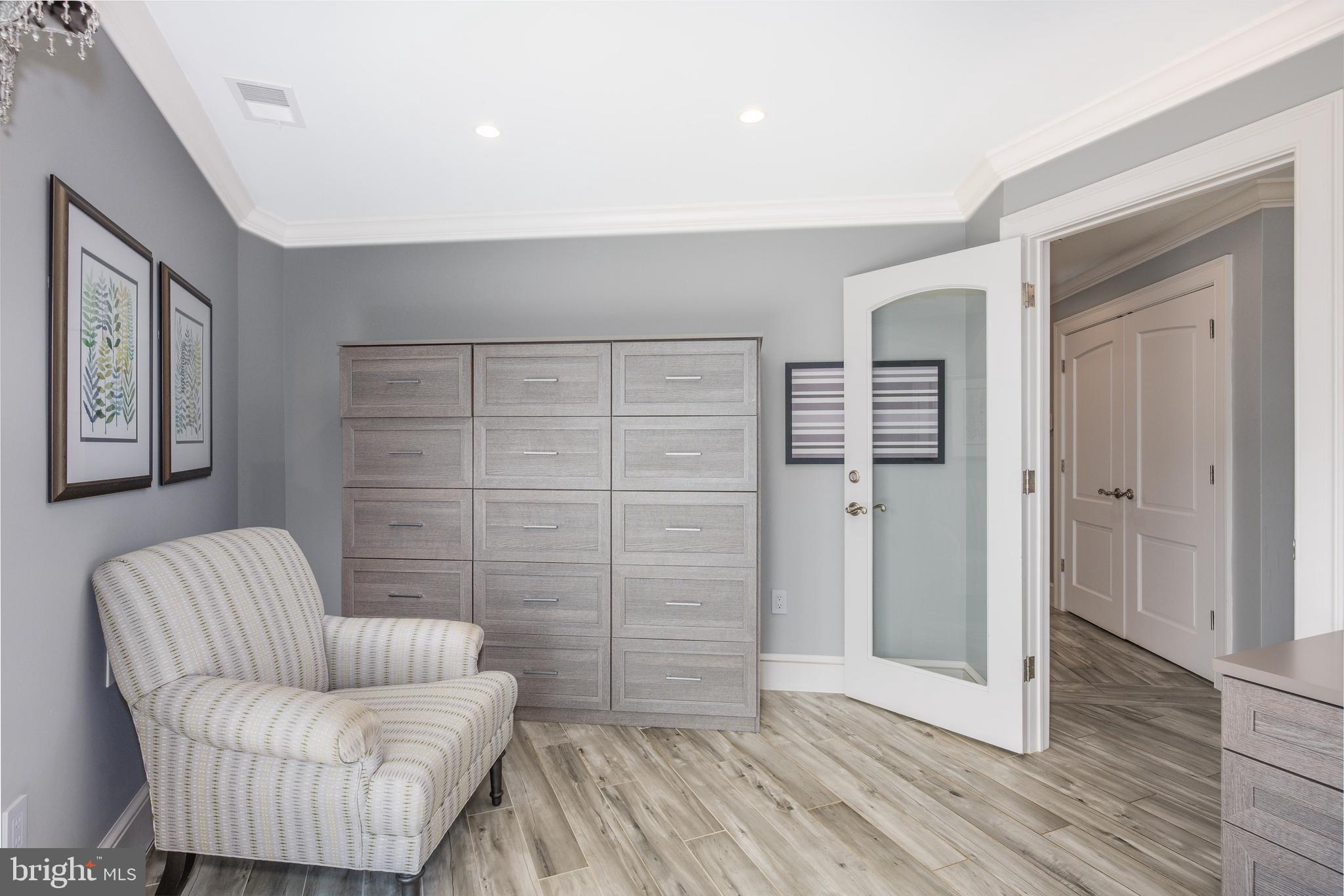 CHESAPEAKE OVERLOOK - Residential