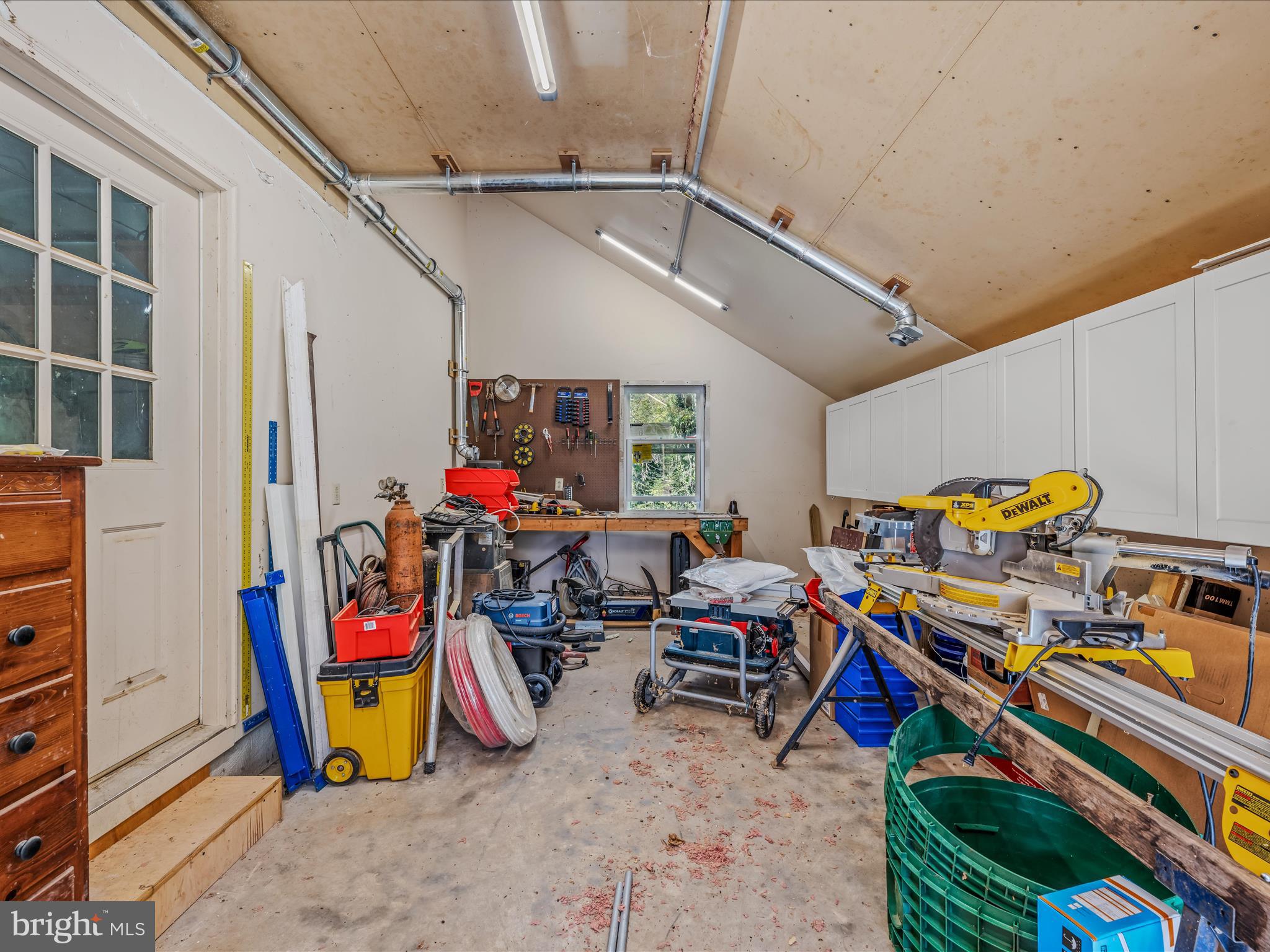 GOLDEN MEADOWS - Residential