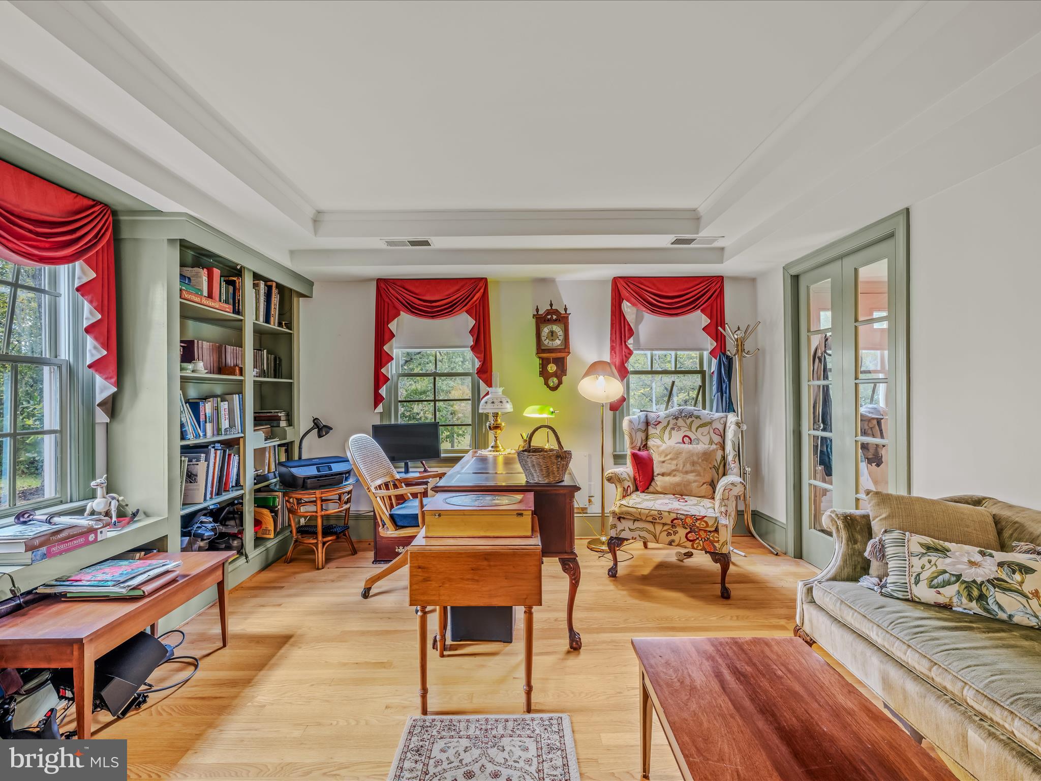 GOLDEN MEADOWS - Residential