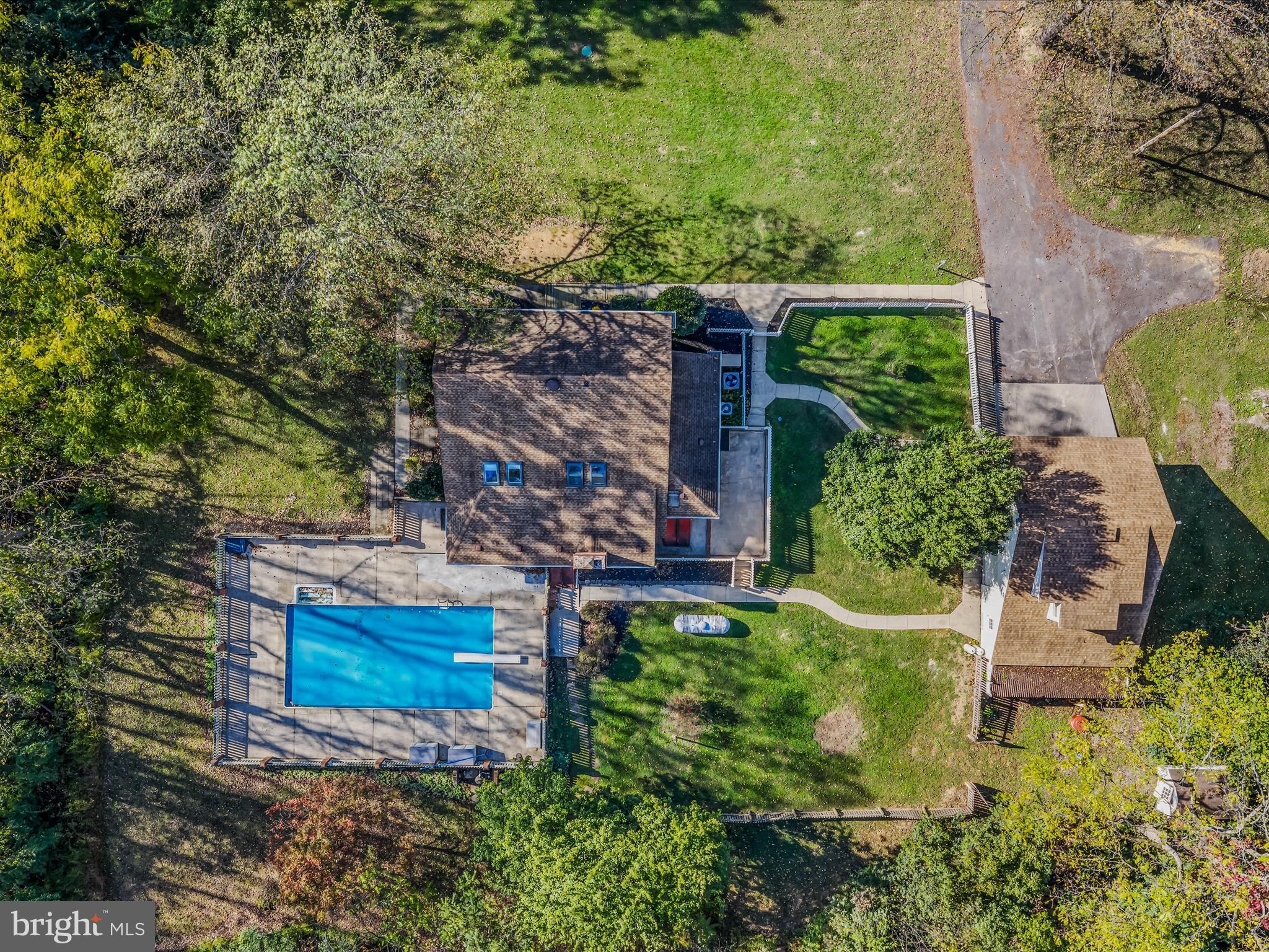 GOLDEN MEADOWS - Residential