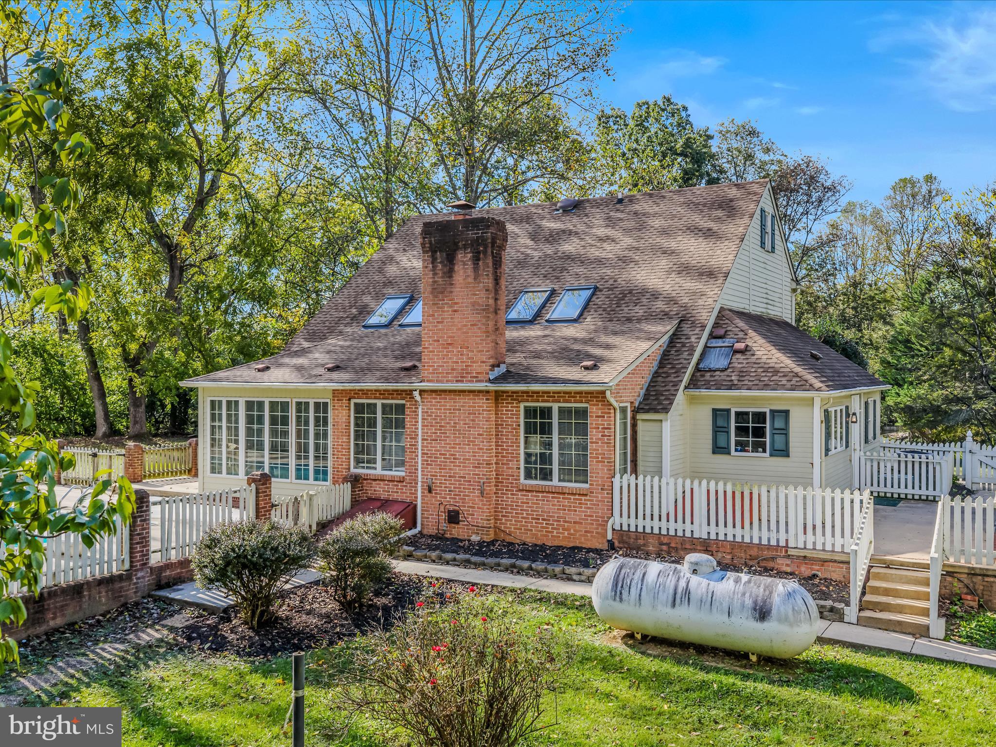 GOLDEN MEADOWS - Residential