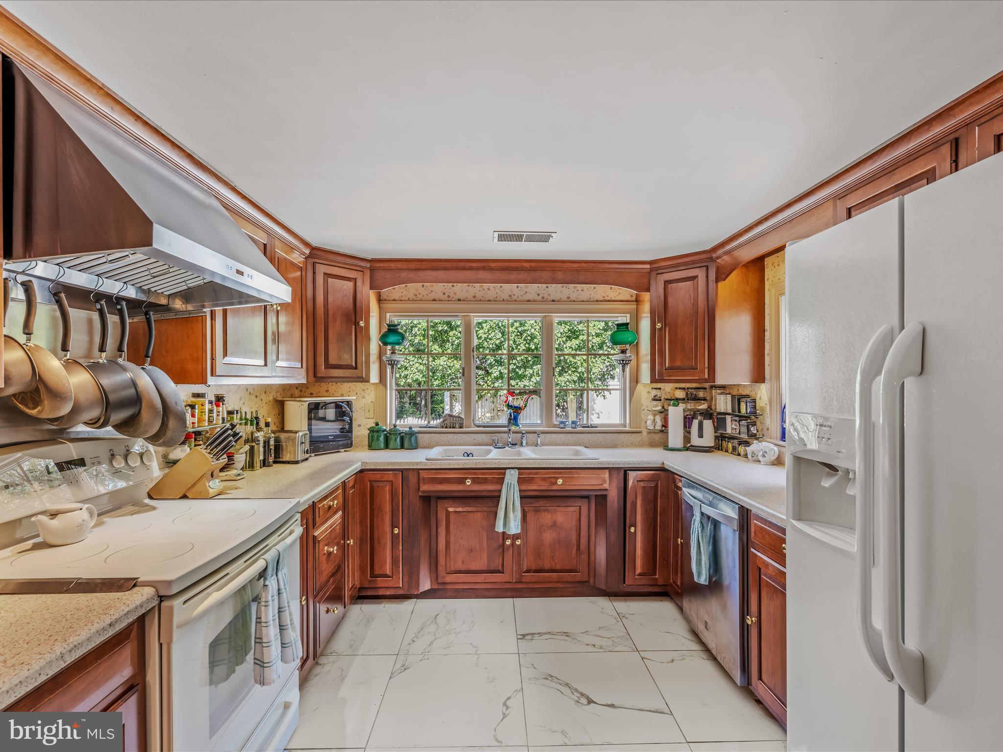 GOLDEN MEADOWS - Residential