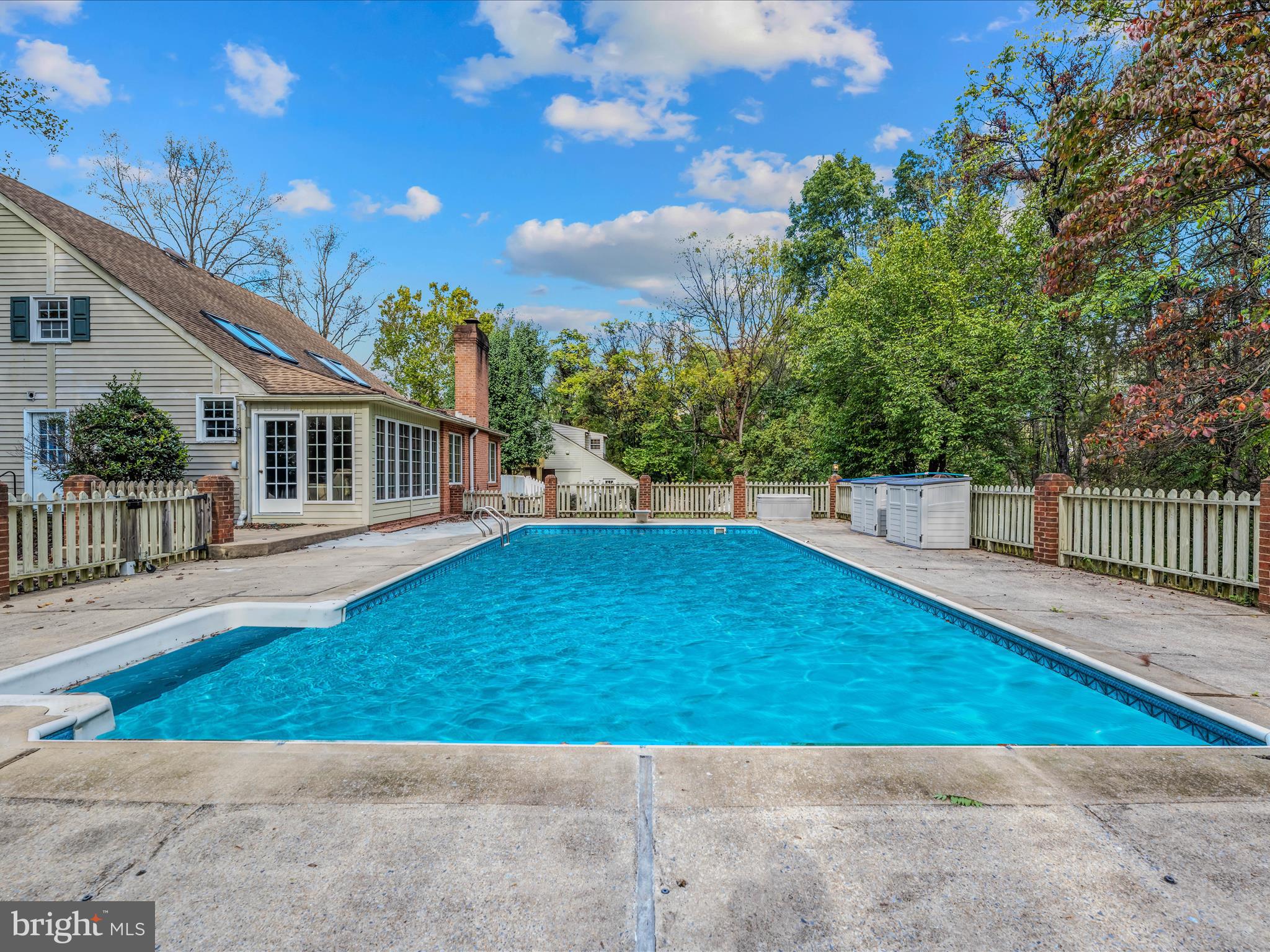 GOLDEN MEADOWS - Residential