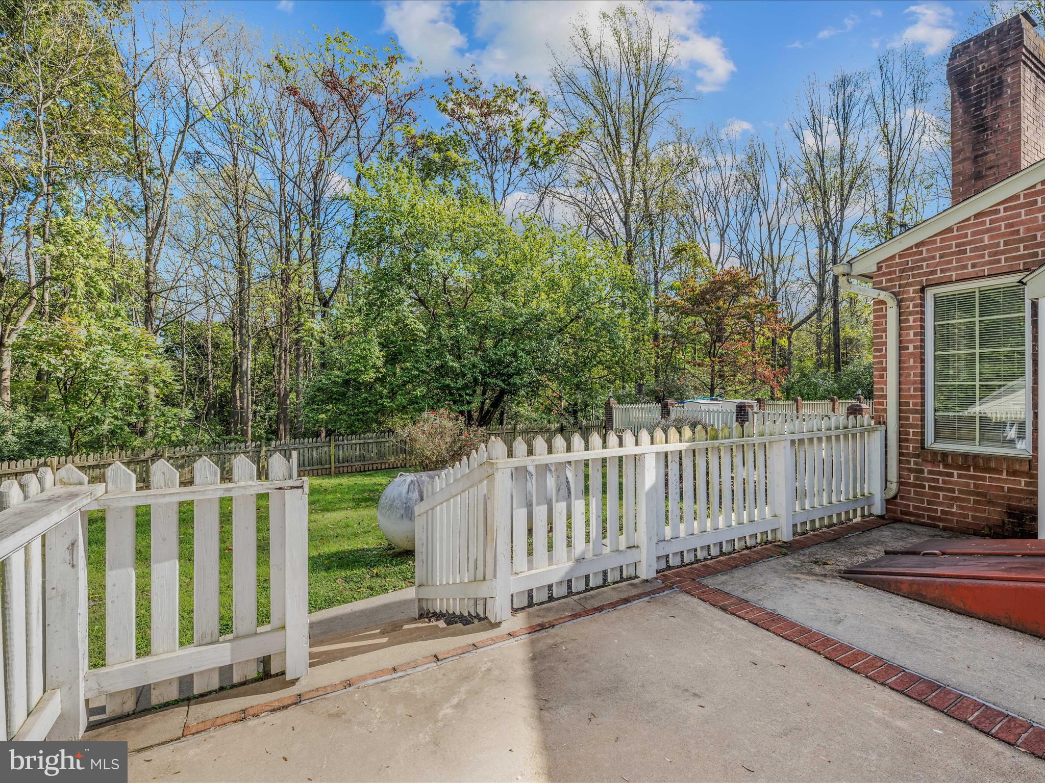 GOLDEN MEADOWS - Residential