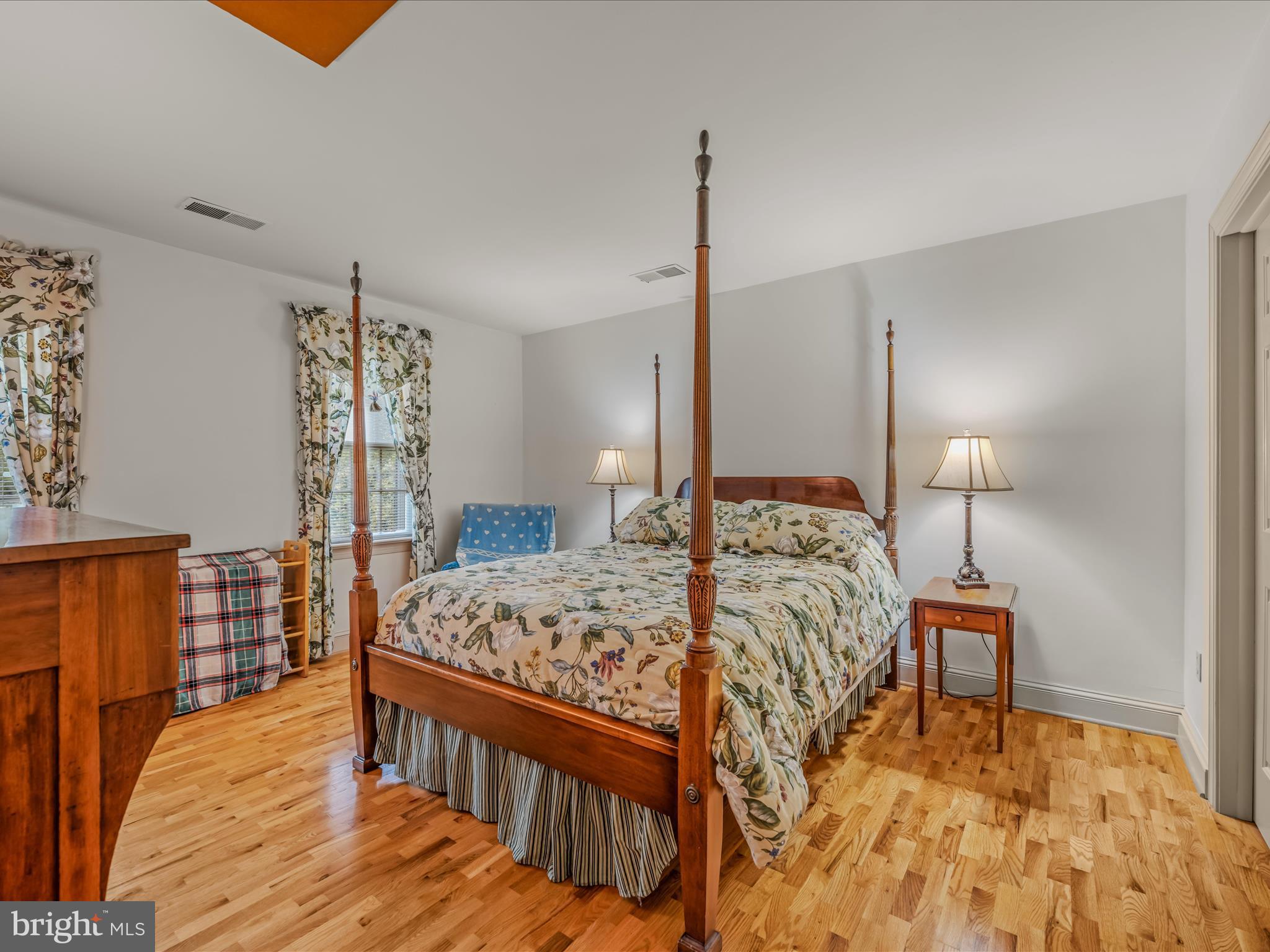 GOLDEN MEADOWS - Residential