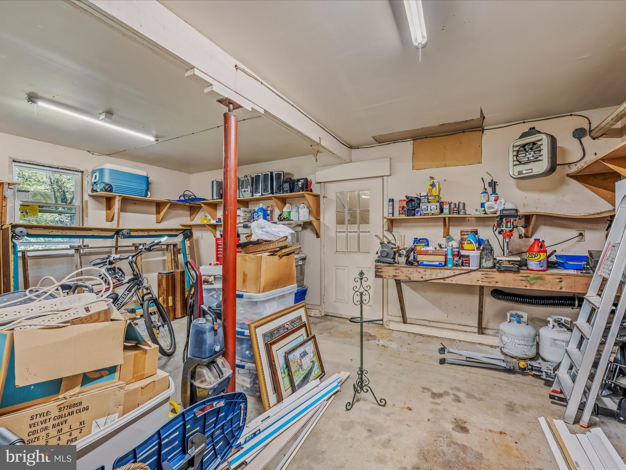 GOLDEN MEADOWS - Residential