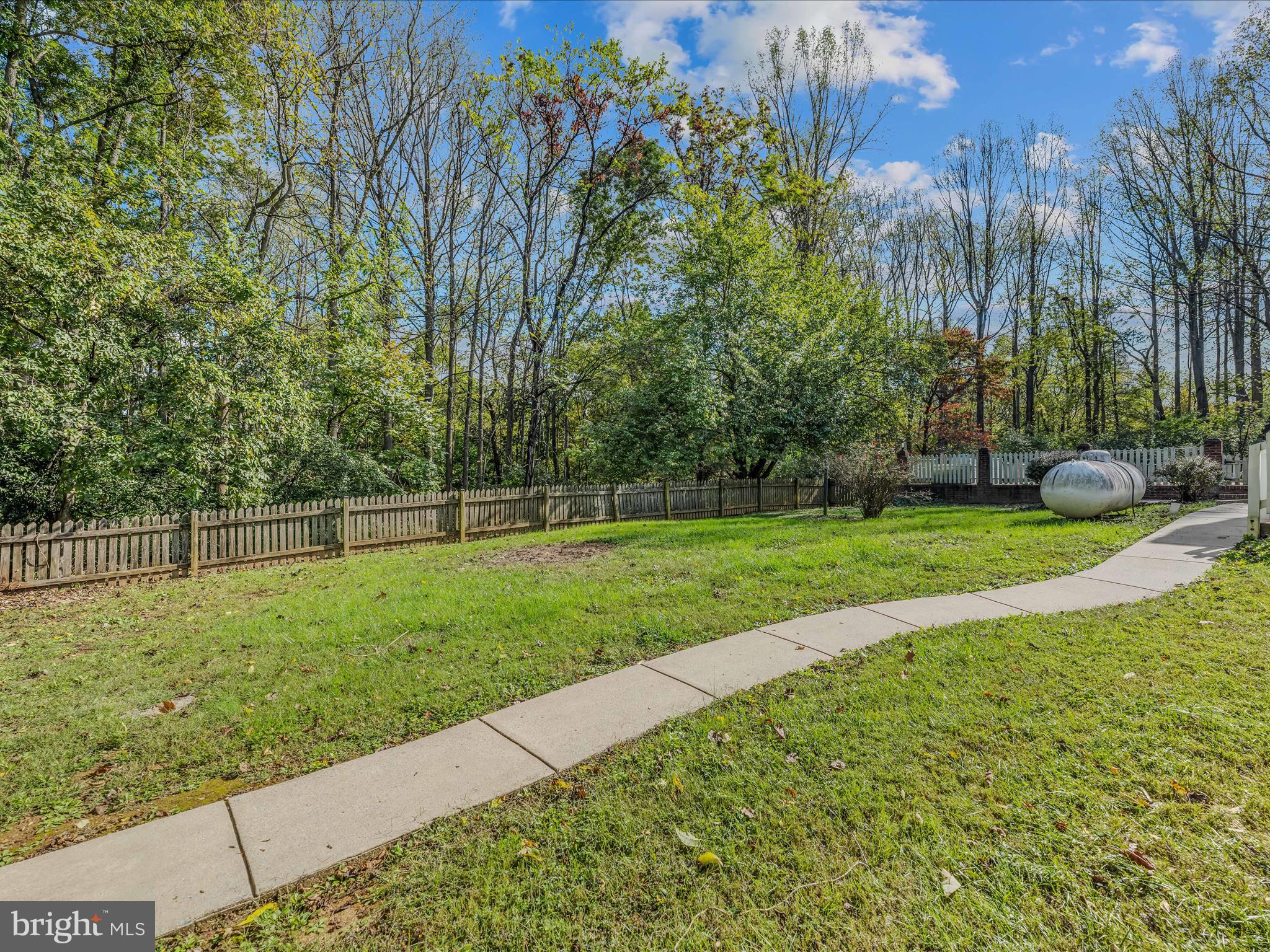 GOLDEN MEADOWS - Residential