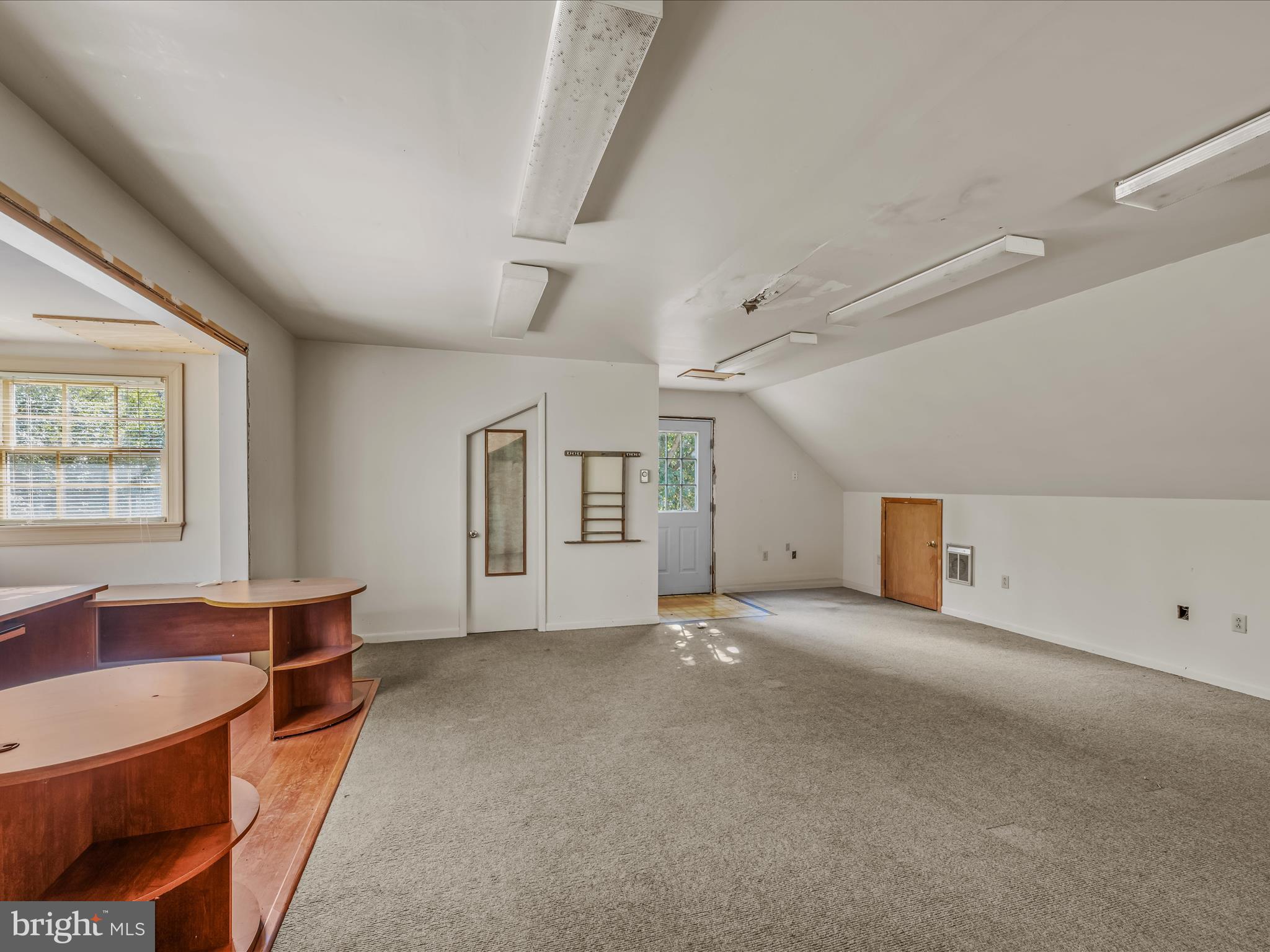 GOLDEN MEADOWS - Residential