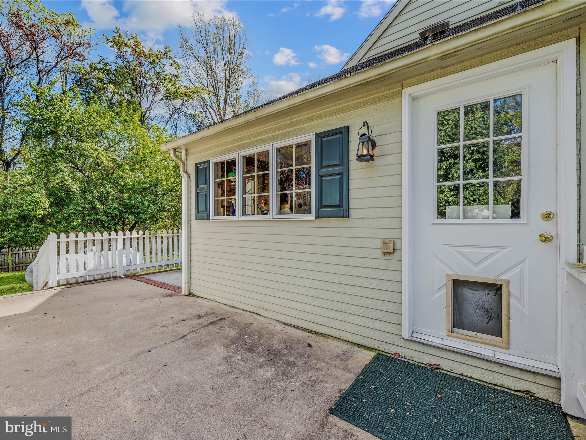 GOLDEN MEADOWS - Residential