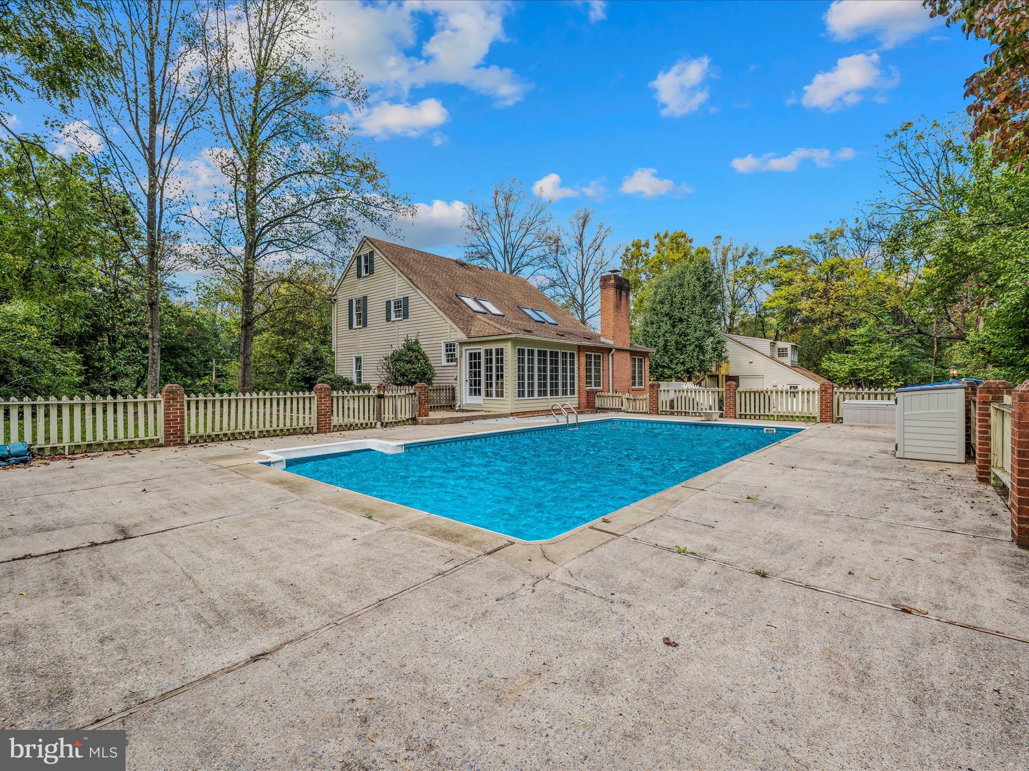 GOLDEN MEADOWS - Residential