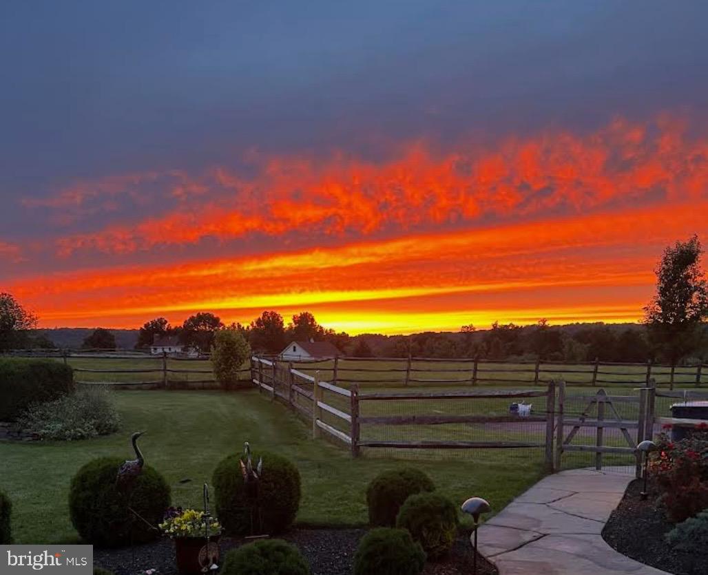 PINEVILLE - Residential