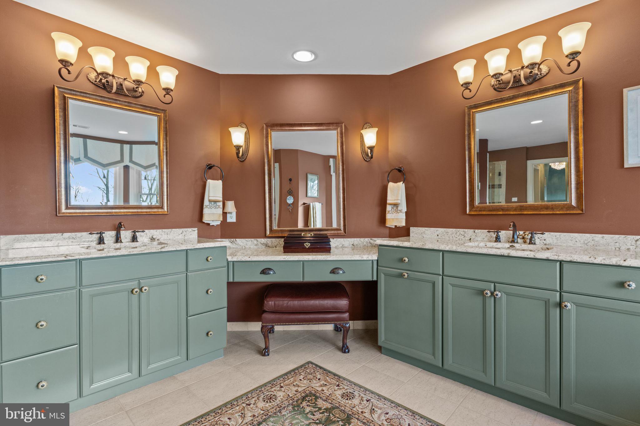 PINEVILLE - Residential