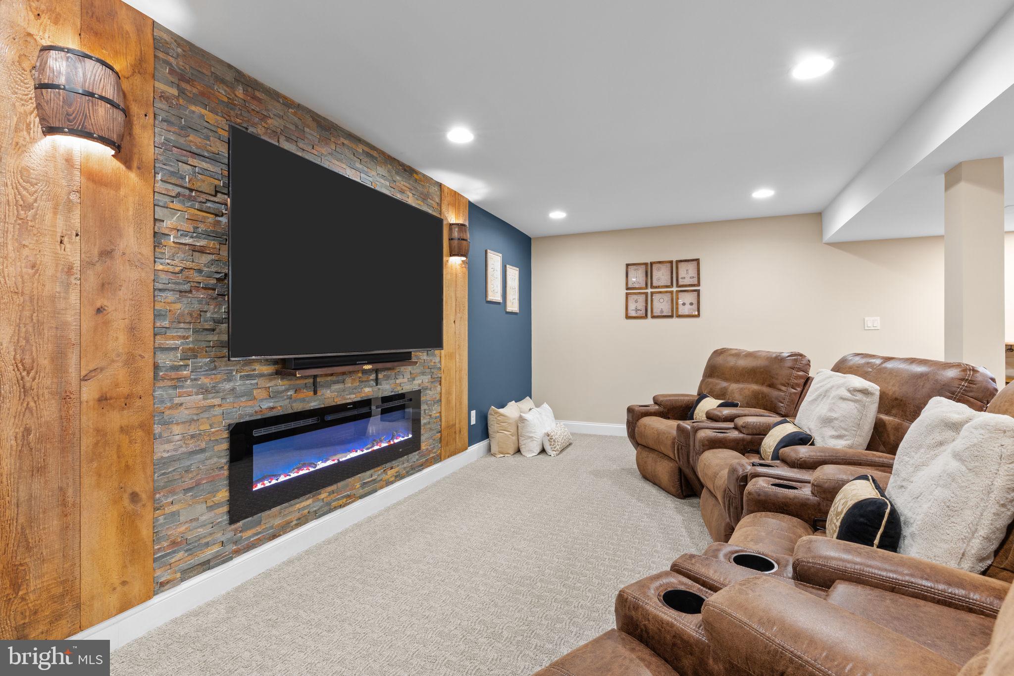 PINEVILLE - Residential