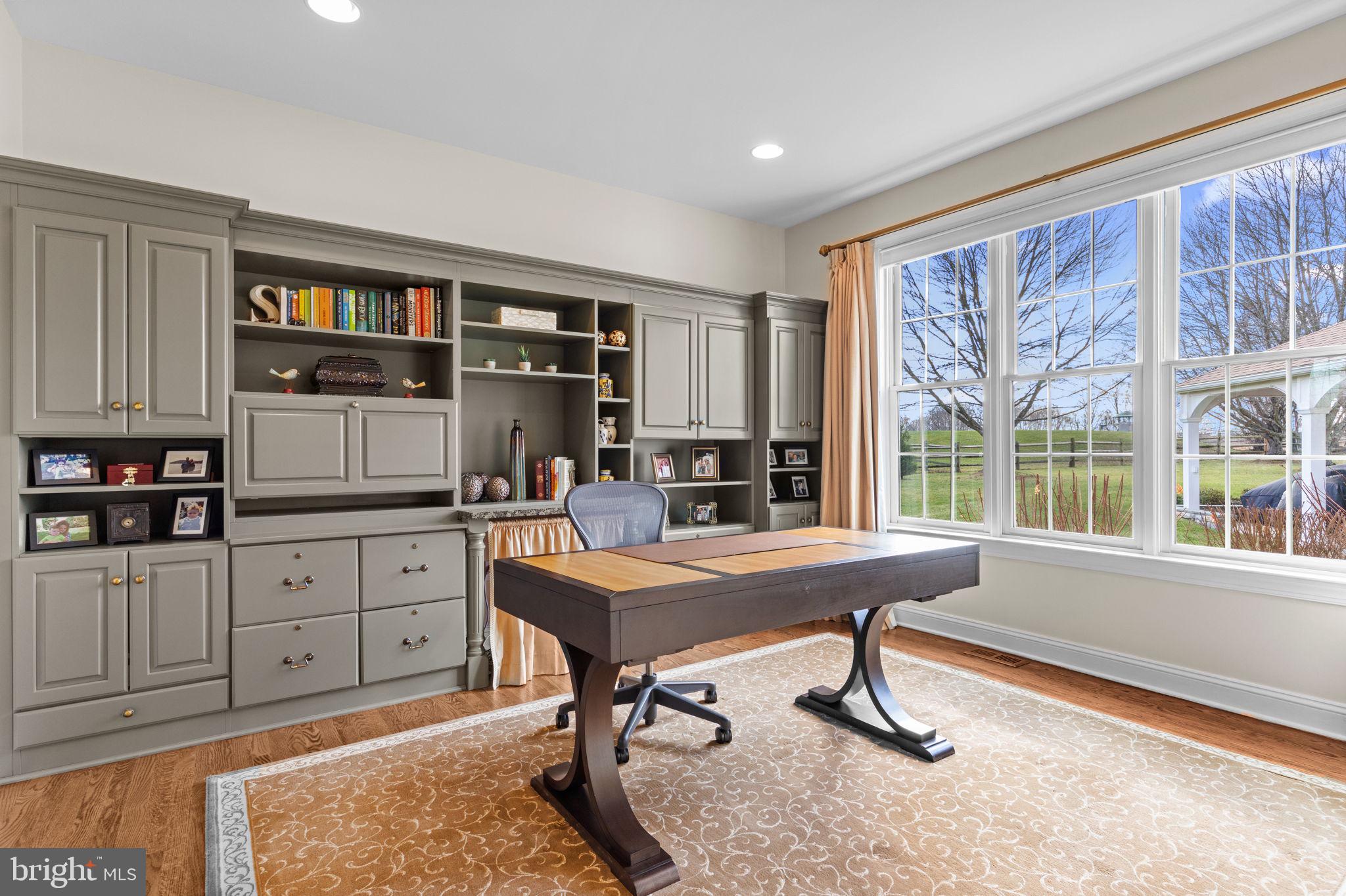 PINEVILLE - Residential