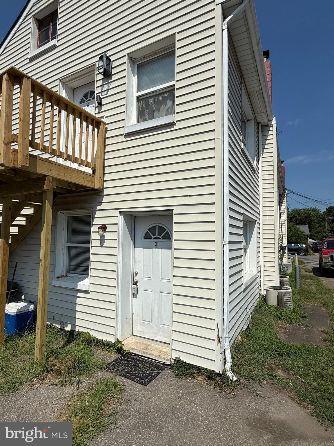 VACANT AND READY FOR IMMEDIATE OCCUPANCY**NEW CARPET WILL BE INSTALLED ASAP IN LIVING ROOM***2 SPACIOUS BEDROOMS WITH 1 FULL BATHROOM, FULL KITCHEN WITH REFRIGERATOR AND STOVE WITH LOTS OF COUNTERTOPS****OPEN PARKING OUTSIDE, RENT INCLUDES WATER & SEWER, TENANT PAYS GAS AND ELECTRIC AND FOR TRASH SERVICE***COIN MACHINE WASHER/DRYER IN BASEMENT. PLENTY OF STREET PARKING -CONVENIENT LOCATION IN HISTORIC FREDERICKSBURG. APPLY ON OUR COMPANY WEBSITE. OWNER IS LICENSE VA REAL ESTATE AGENT.