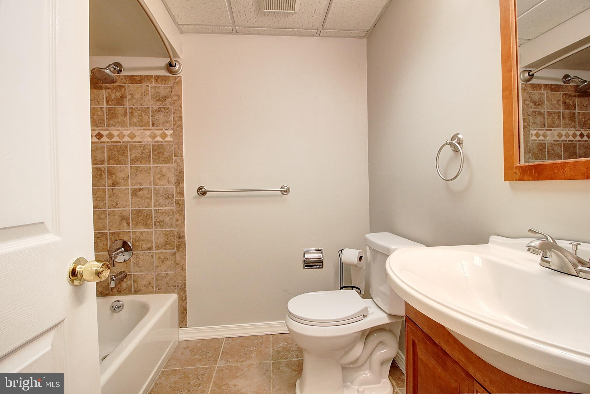 FREDERICKTOWNE VILLAGE - Residential Lease