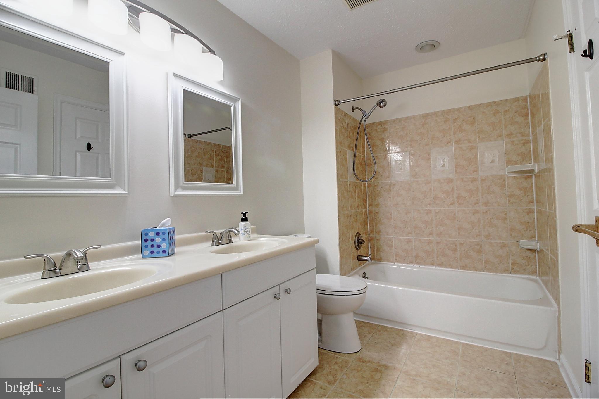 FREDERICKTOWNE VILLAGE - Residential Lease