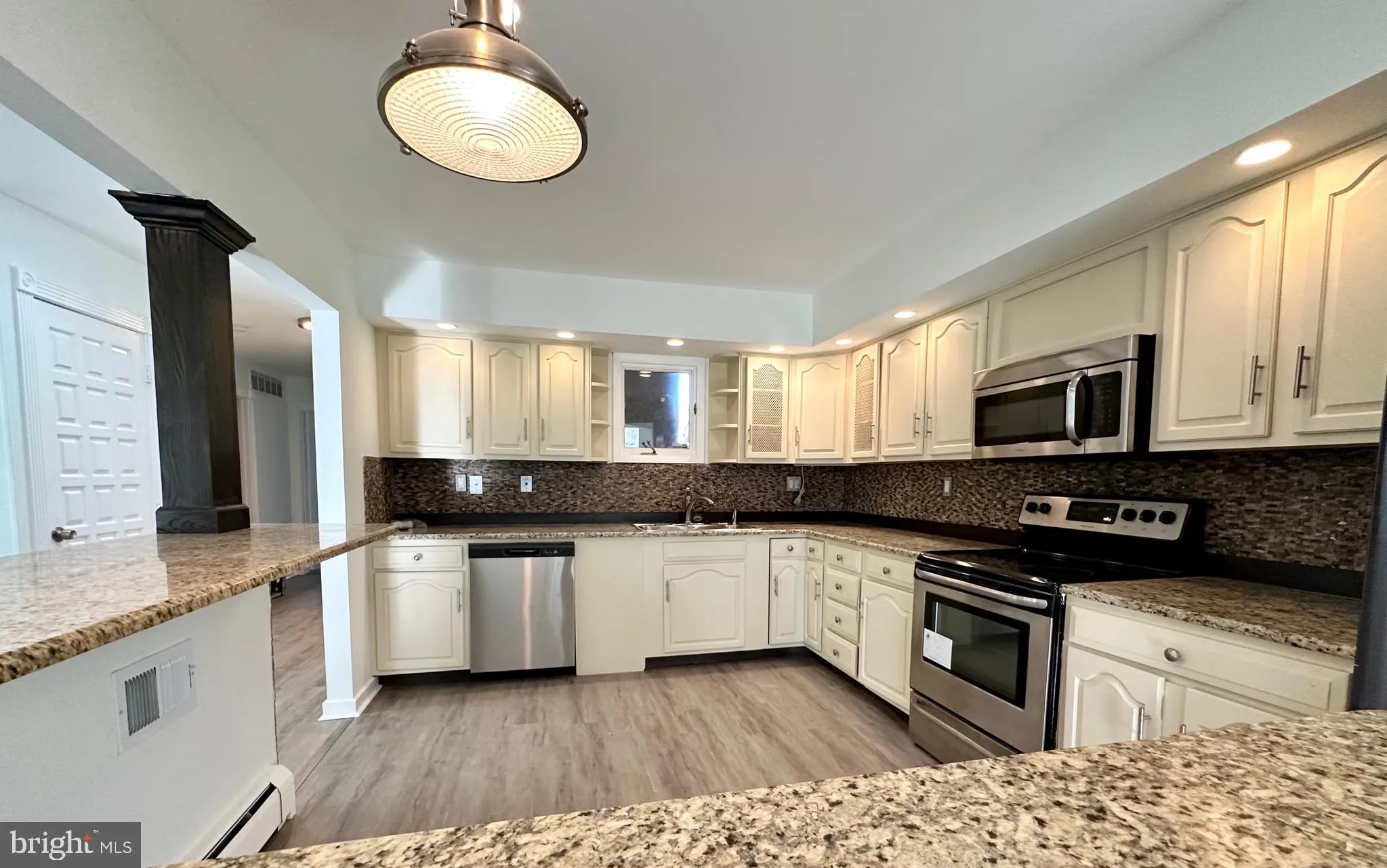 Cherry Hill, New Jersey 08003, United States, 3 Bedrooms Bedrooms, ,3 BathroomsBathrooms,Residential,Pending,115711