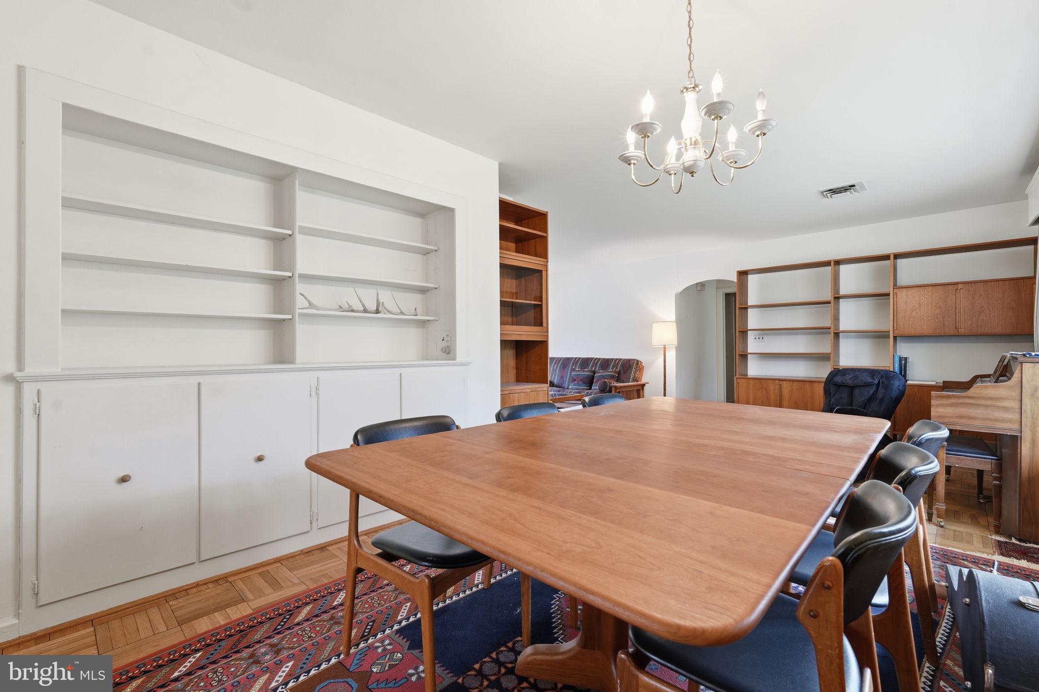 BRADLEY HILLS GROVE - Residential